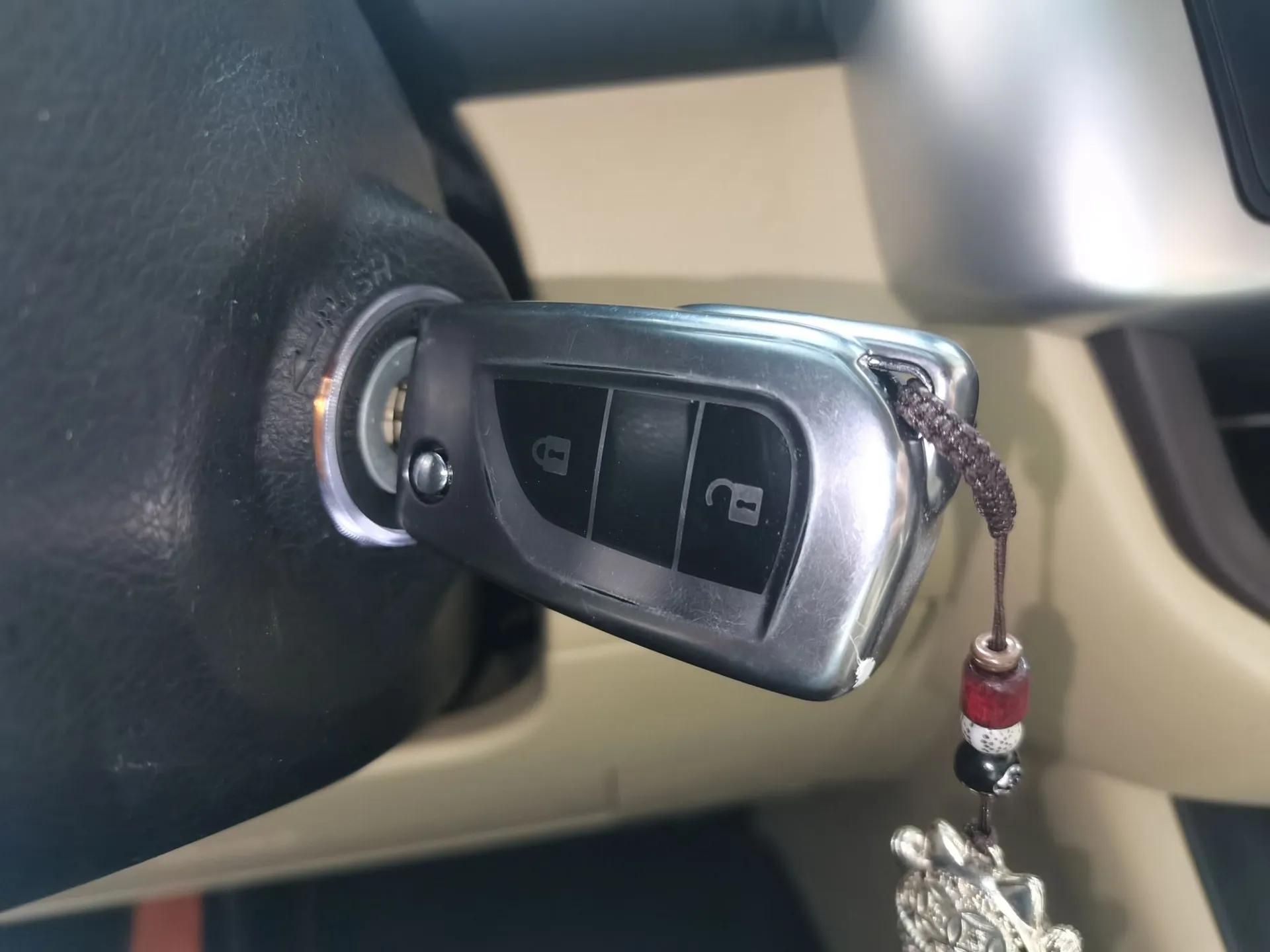 Toyota Highlander 2021 2.0T Four-Wheel Drive Elite Edition 7-Seater — миниатюра 12