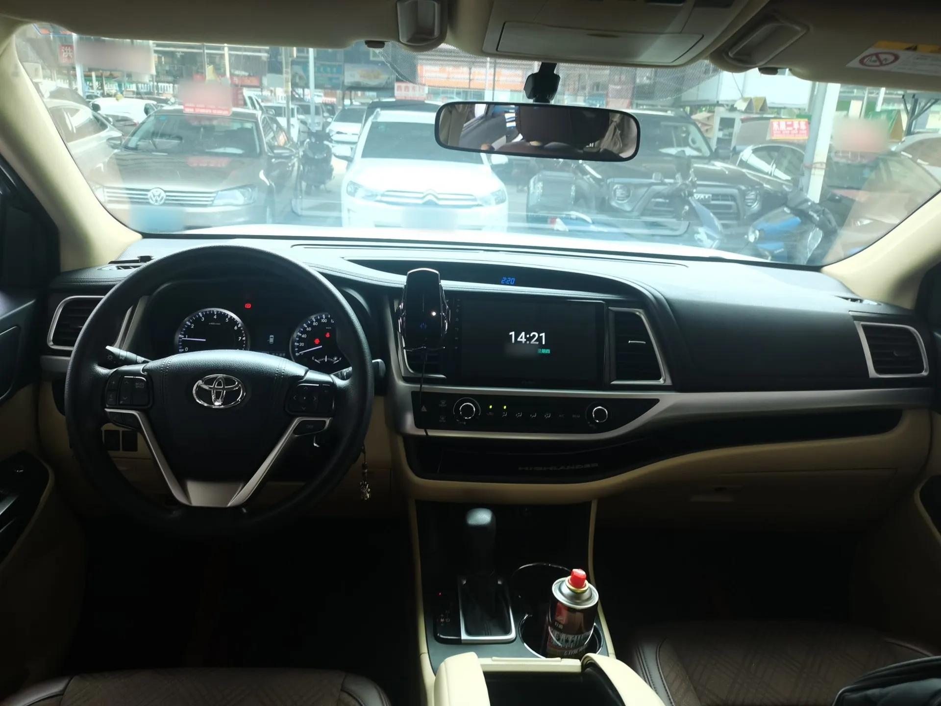 Toyota Highlander 2021 2.0T Four-Wheel Drive Elite Edition 7-Seater — миниатюра 13