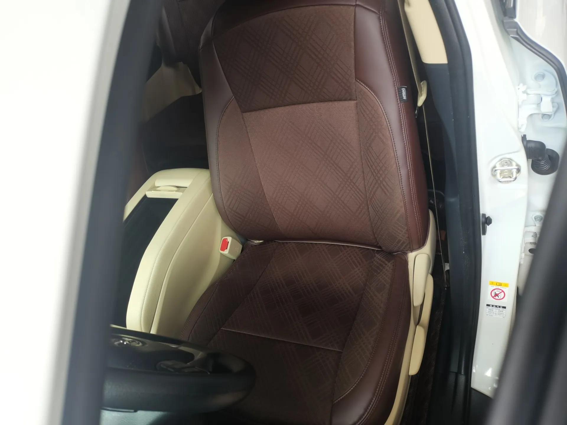Toyota Highlander 2021 2.0T Four-Wheel Drive Elite Edition 7-Seater — миниатюра 18