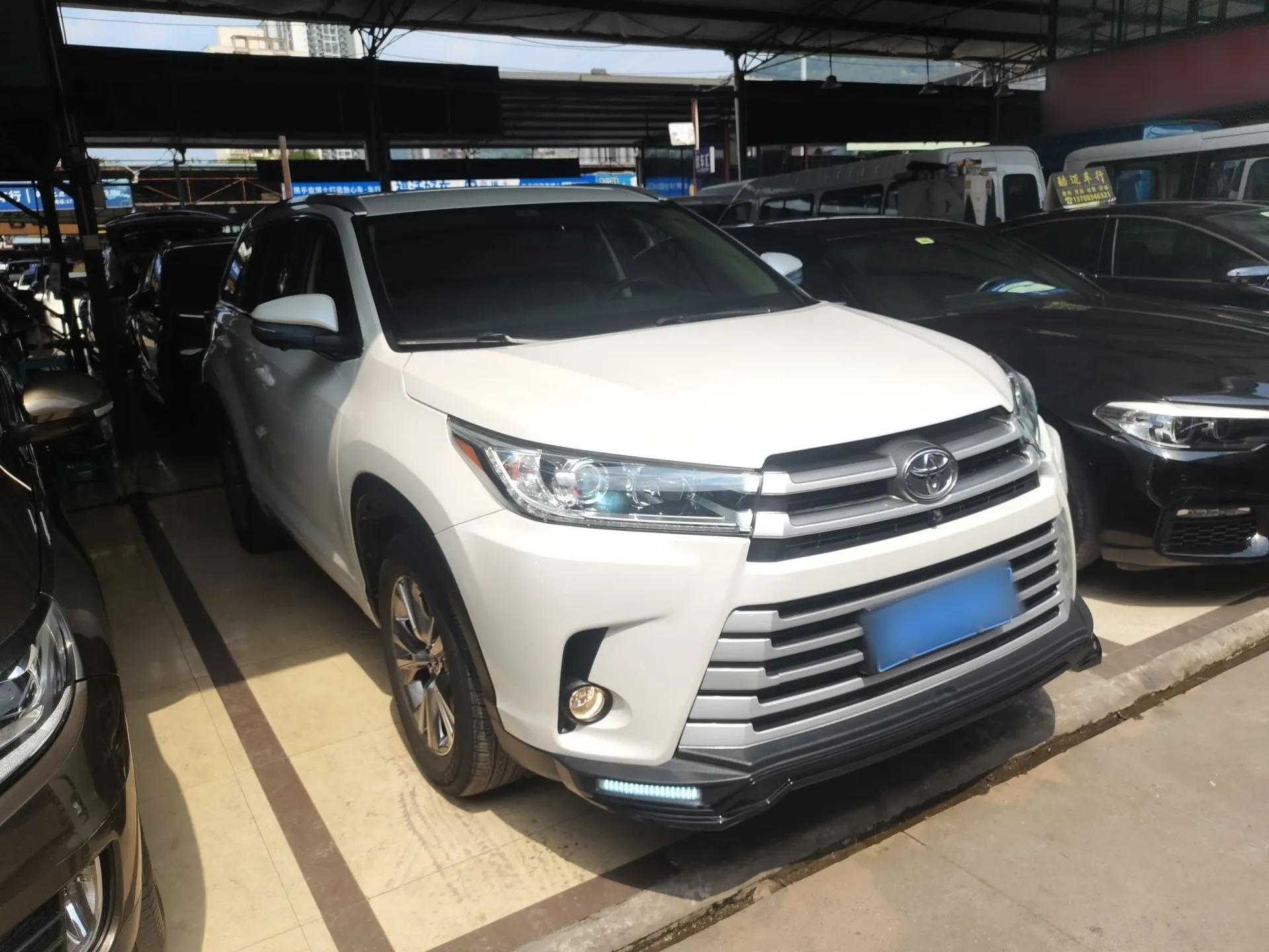 Toyota Highlander 2021 2.0T Four-Wheel Drive Elite Edition 7-Seater — миниатюра 3