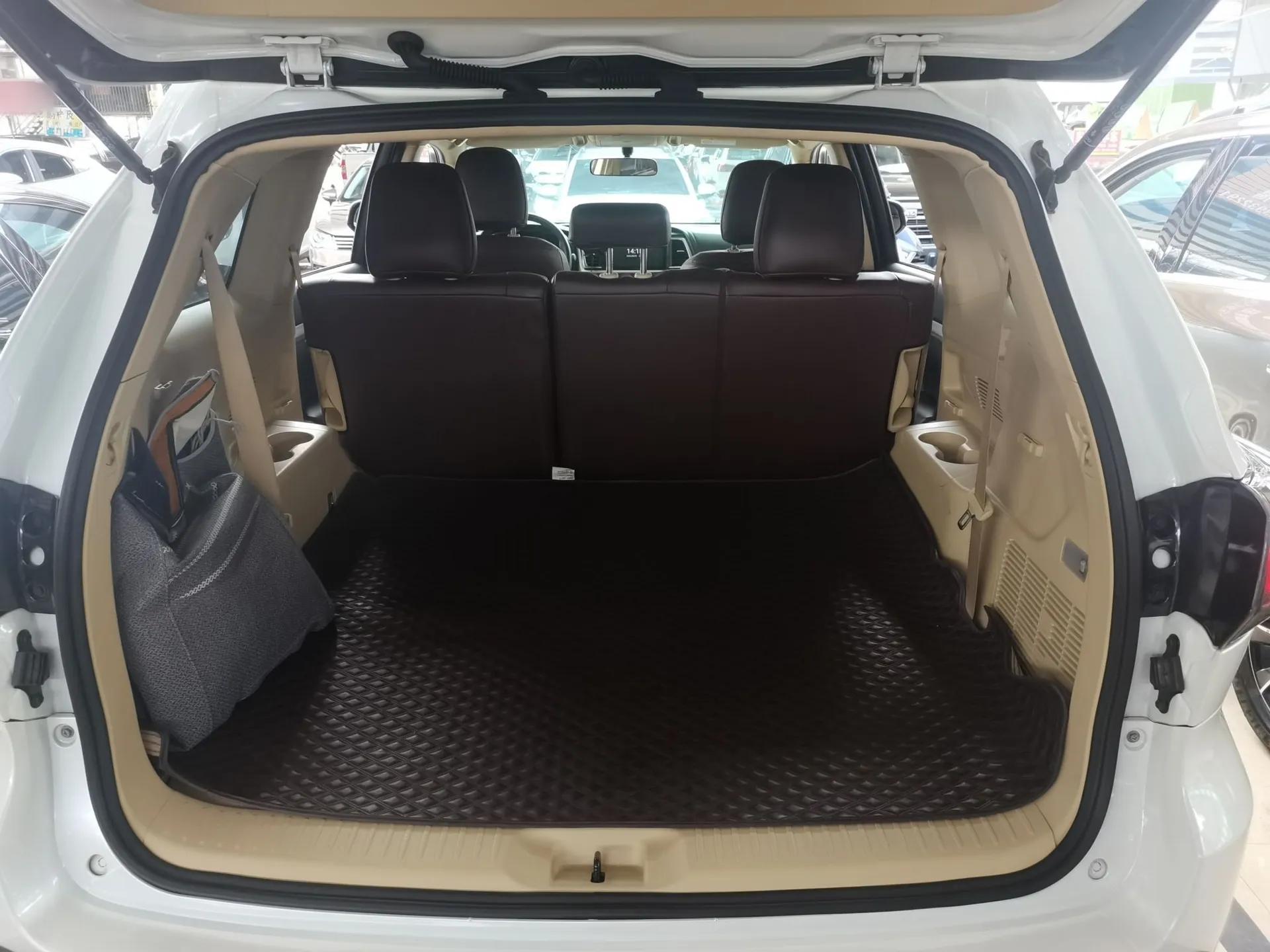 Toyota Highlander 2021 2.0T Four-Wheel Drive Elite Edition 7-Seater — миниатюра 22
