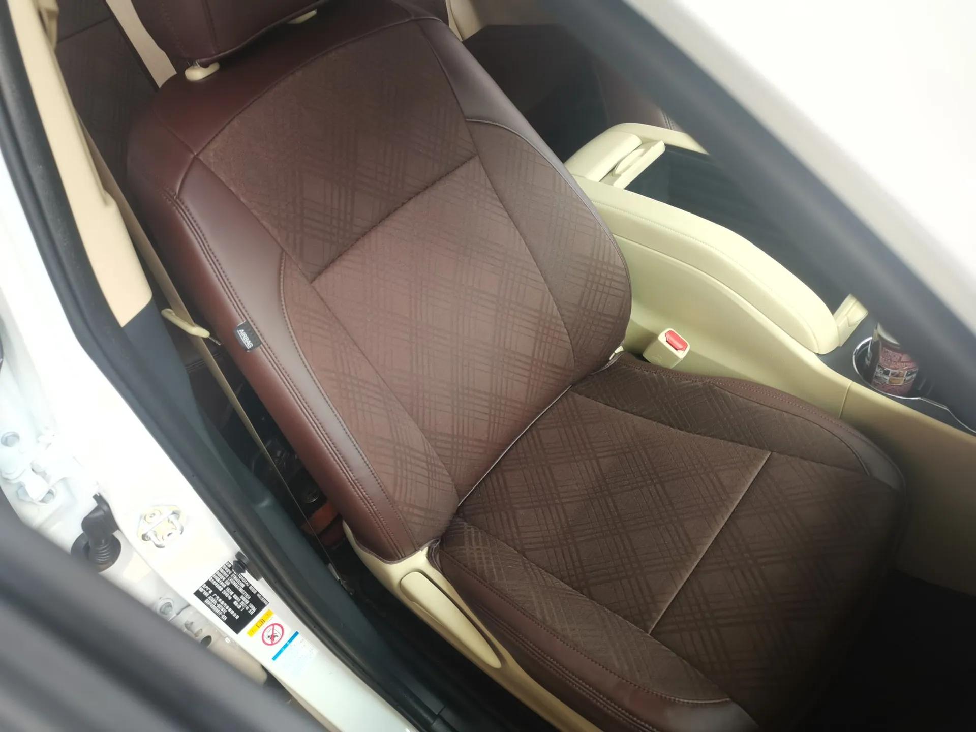 Toyota Highlander 2021 2.0T Four-Wheel Drive Elite Edition 7-Seater — миниатюра 23
