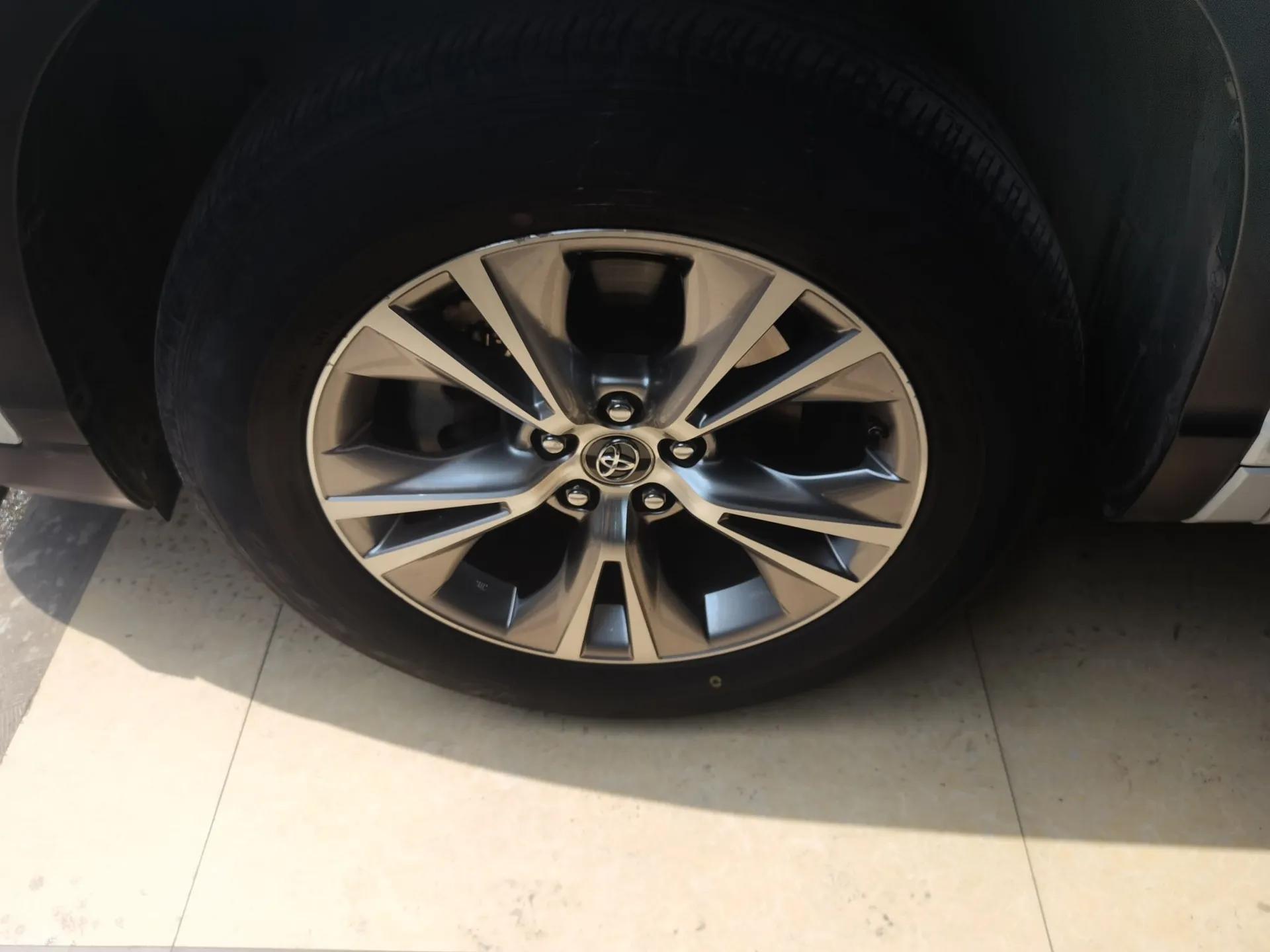 Toyota Highlander 2021 2.0T Four-Wheel Drive Elite Edition 7-Seater — миниатюра 8