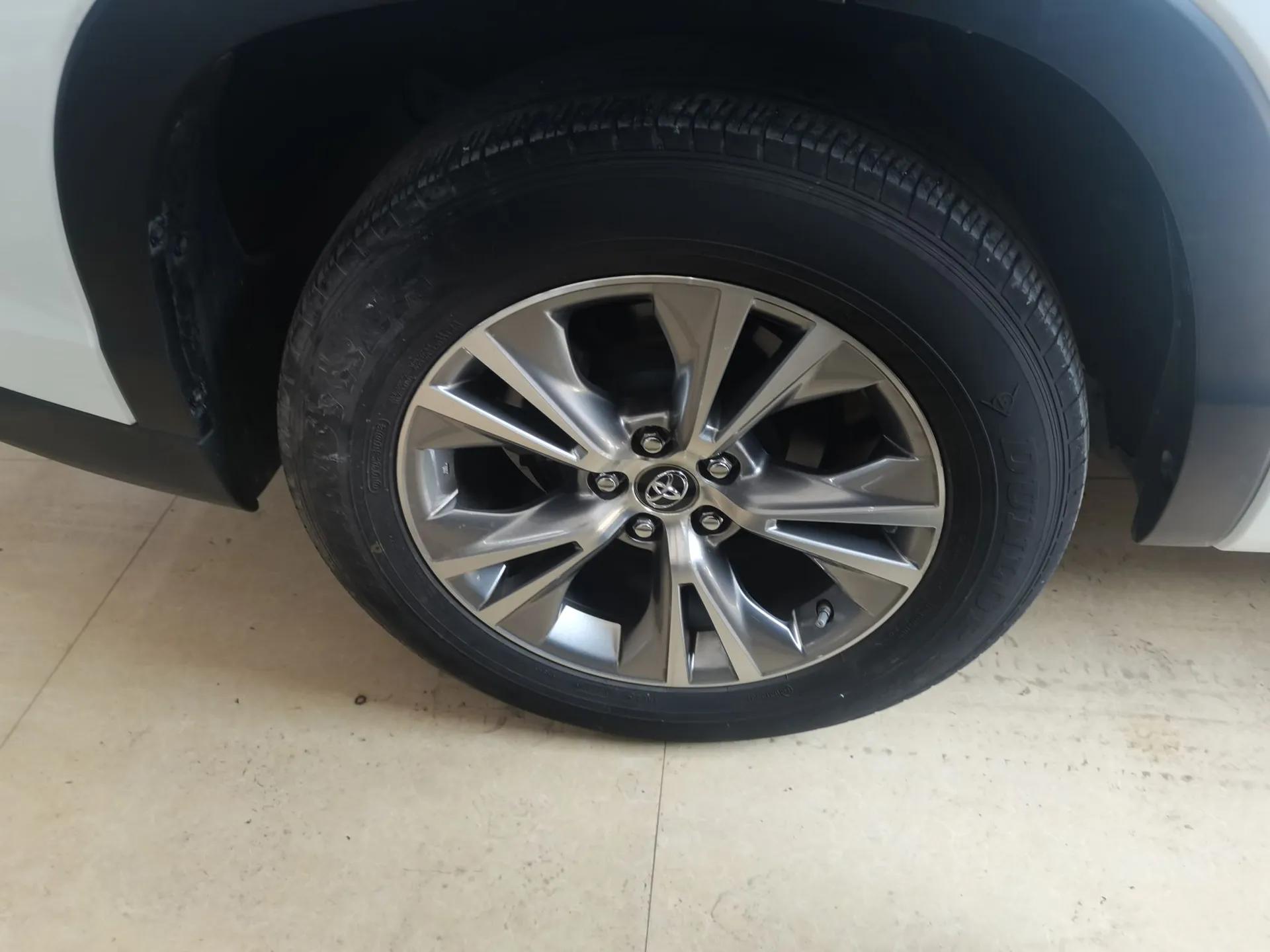 Toyota Highlander 2021 2.0T Four-Wheel Drive Elite Edition 7-Seater — миниатюра 10