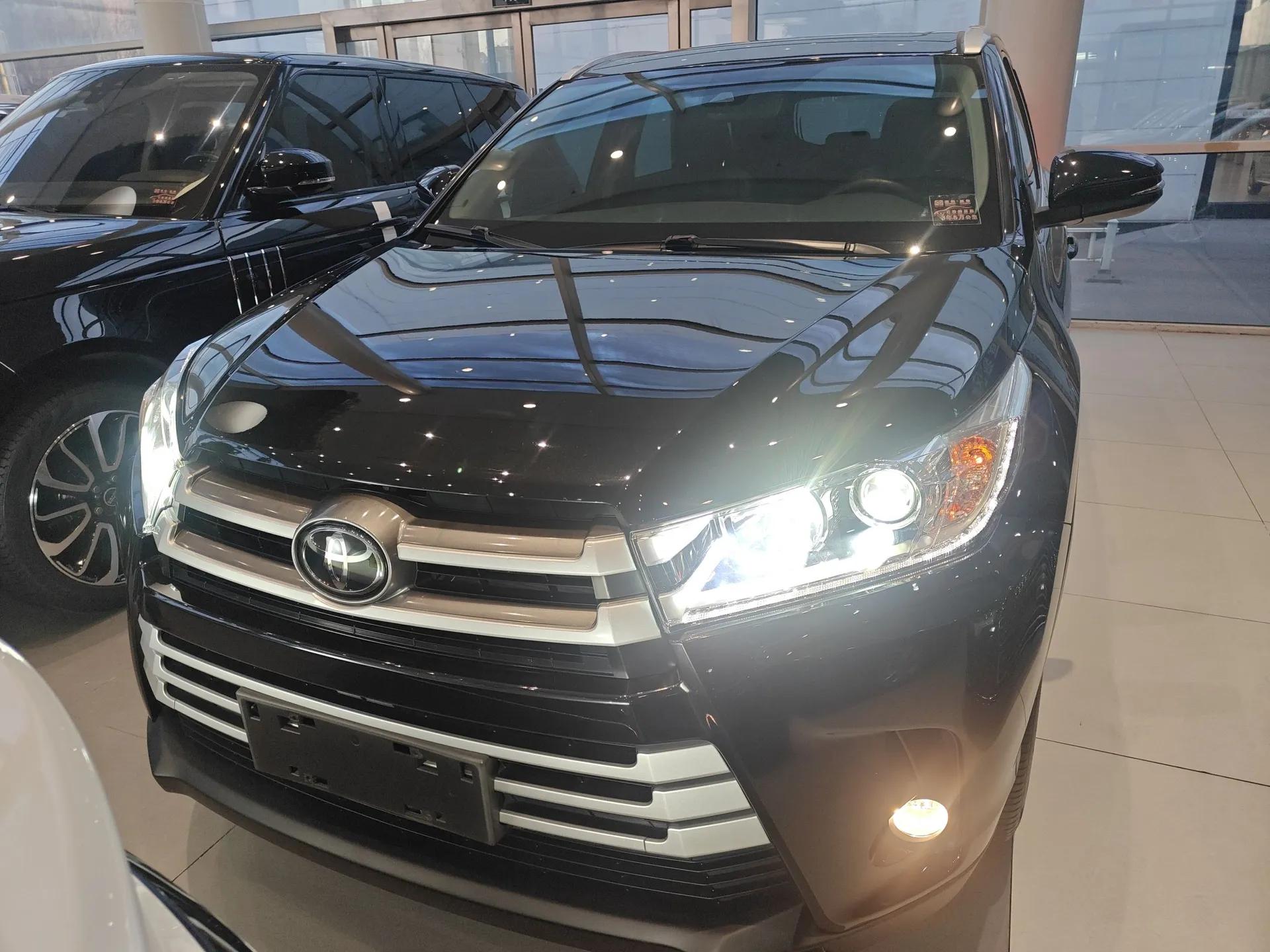 Toyota Highlander 2018 2.0T Two-Wheel Drive Luxury Edition 7 Seats China VI Standard — миниатюра 3