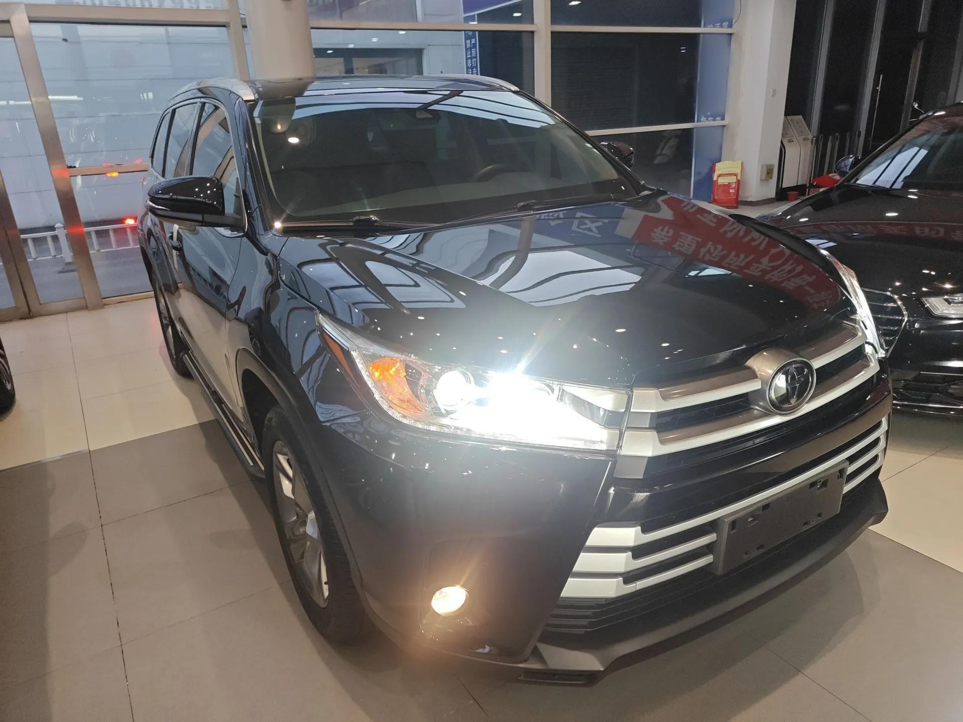 Toyota Highlander 2018 2.0T Two-Wheel Drive Luxury Edition 7 Seats China VI Standard — миниатюра 4
