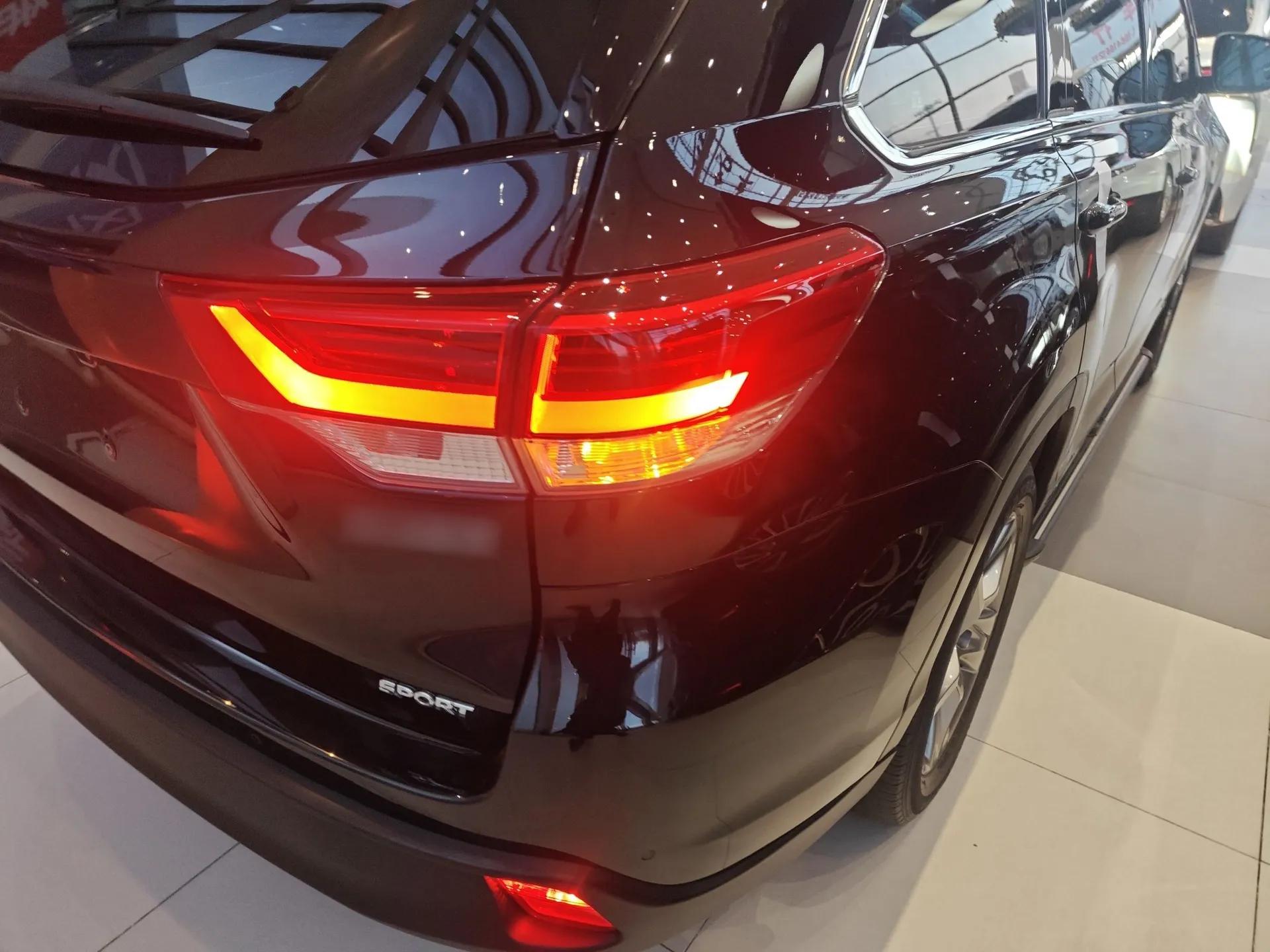 Toyota Highlander 2018 2.0T Two-Wheel Drive Luxury Edition 7 Seats China VI Standard — миниатюра 8