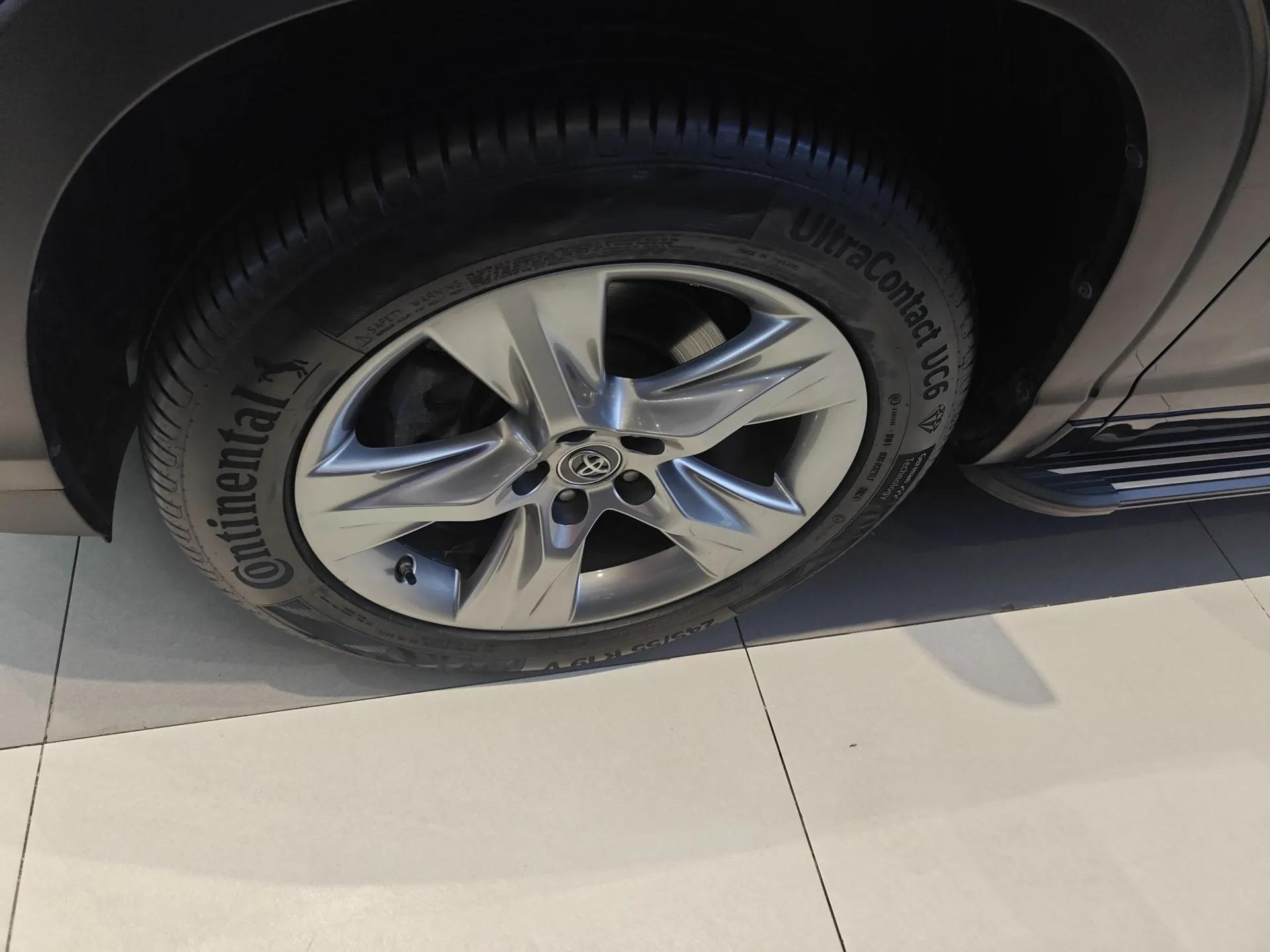 Toyota Highlander 2018 2.0T Two-Wheel Drive Luxury Edition 7 Seats China VI Standard — миниатюра 9