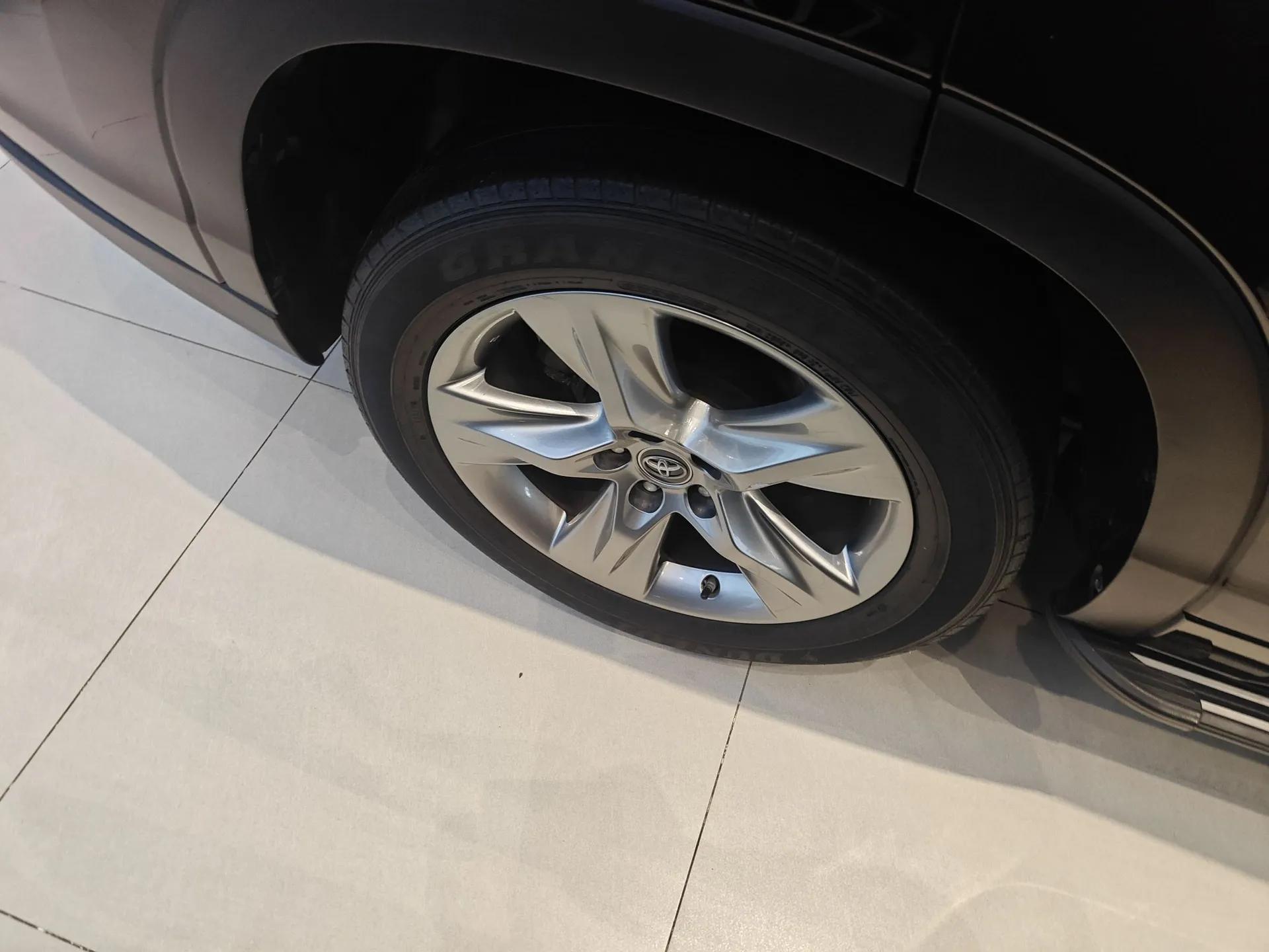 Toyota Highlander 2018 2.0T Two-Wheel Drive Luxury Edition 7 Seats China VI Standard — миниатюра 10