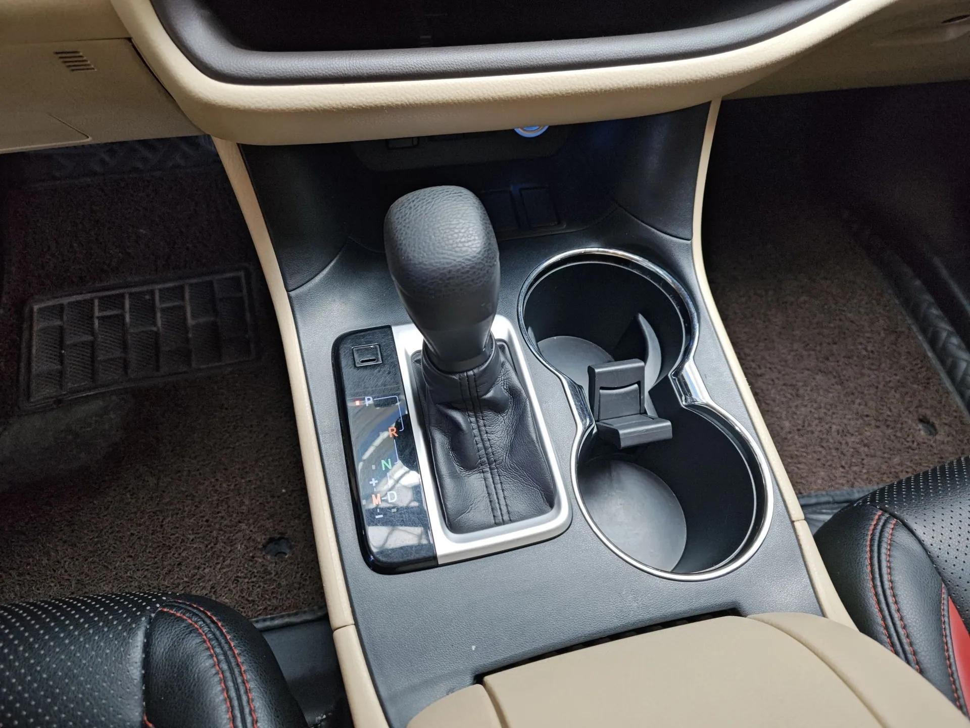 Toyota Highlander 2018 2.0T Two-Wheel Drive Elite Edition 7 Seats China VI Standard — миниатюра 17