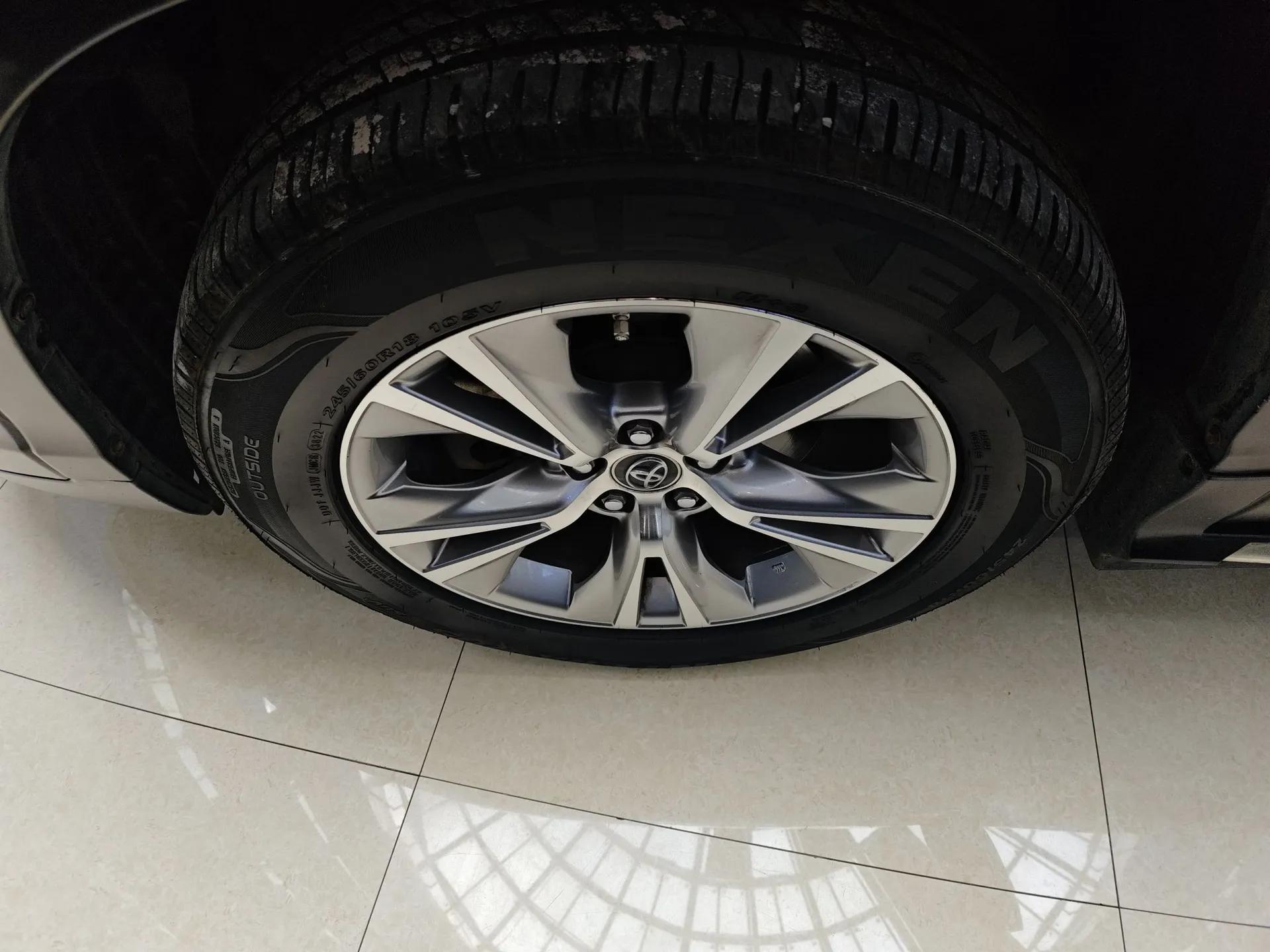 Toyota Highlander 2018 2.0T Two-Wheel Drive Elite Edition 7 Seats China VI Standard — миниатюра 8