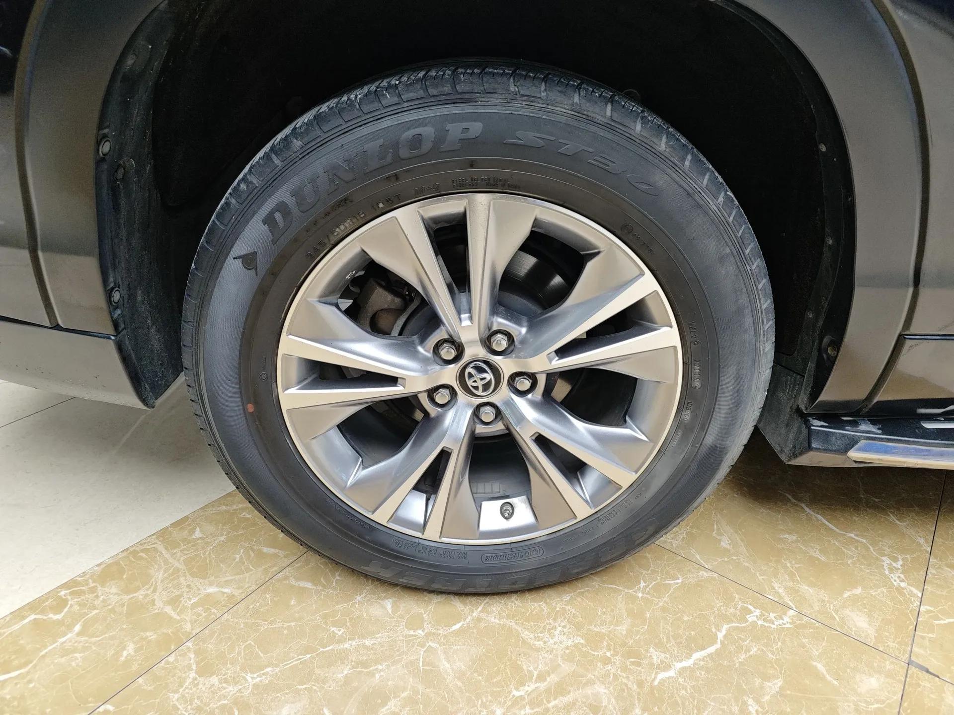 Toyota Highlander 2018 2.0T Two-Wheel Drive Elite Edition 7 Seats China VI Standard — миниатюра 10