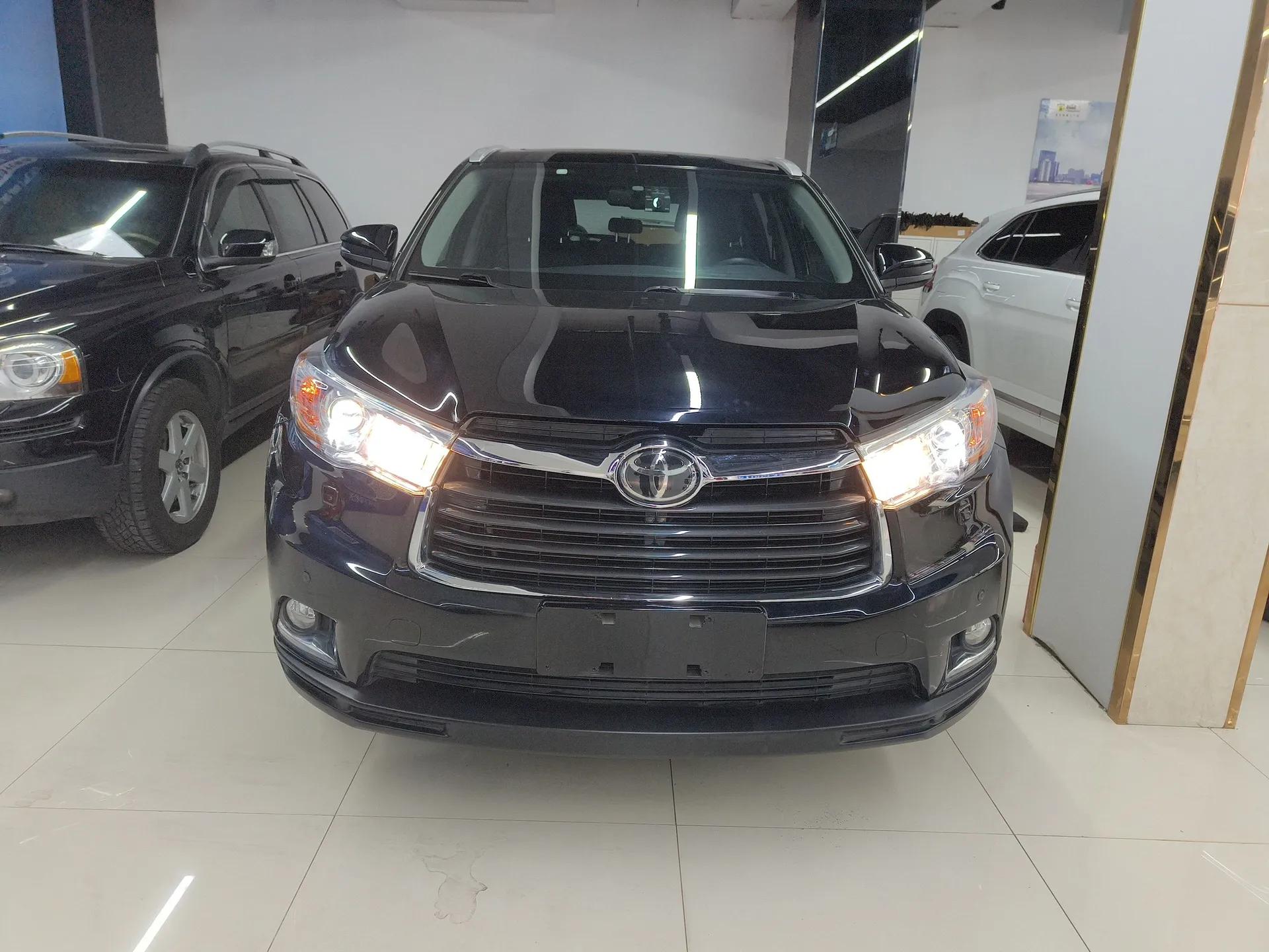 Toyota Highlander 2015 2.0T Four-Wheel Drive Ultimate Edition 7-Seater — миниатюра 2
