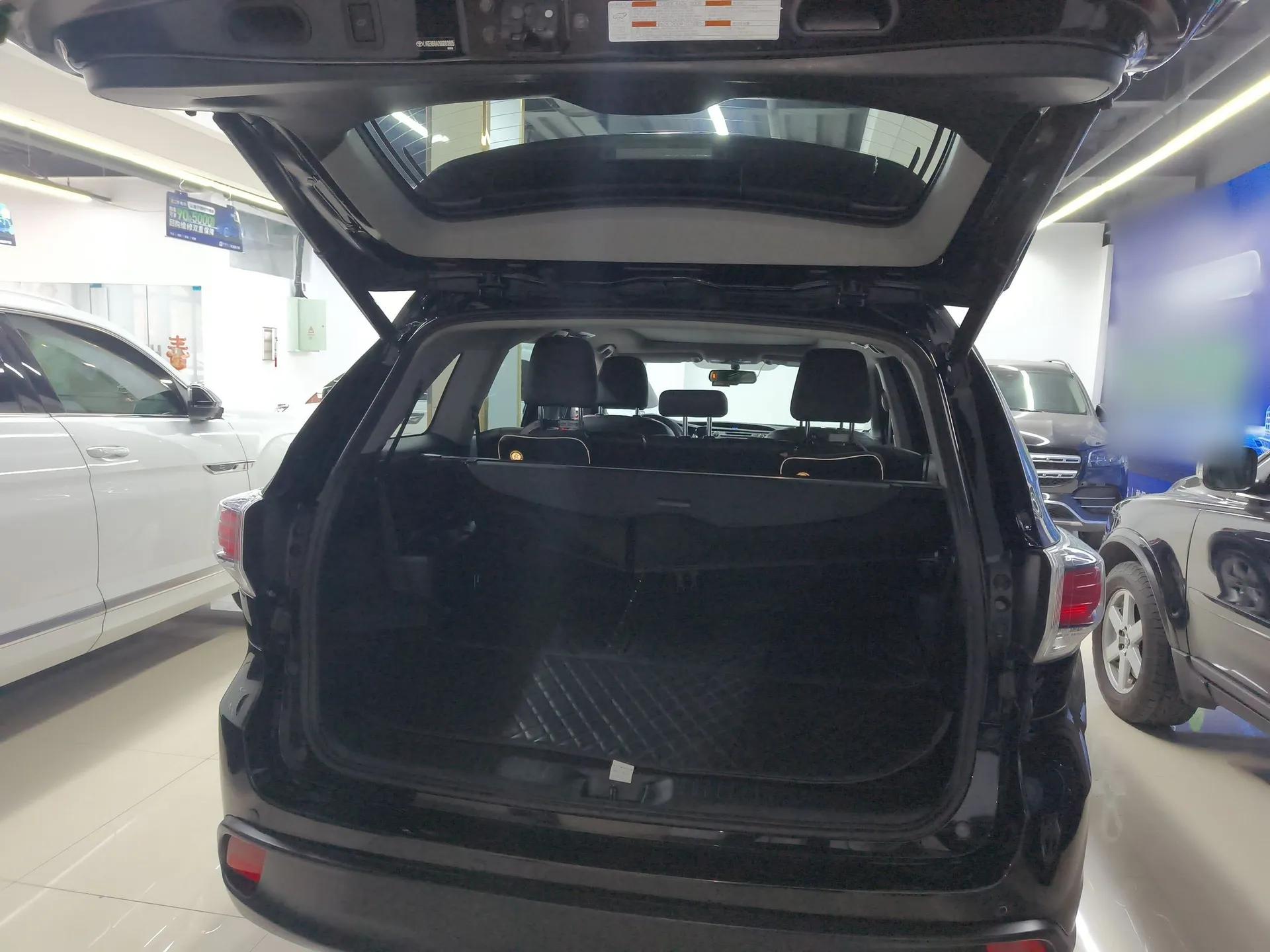 Toyota Highlander 2015 2.0T Four-Wheel Drive Ultimate Edition 7-Seater — миниатюра 21