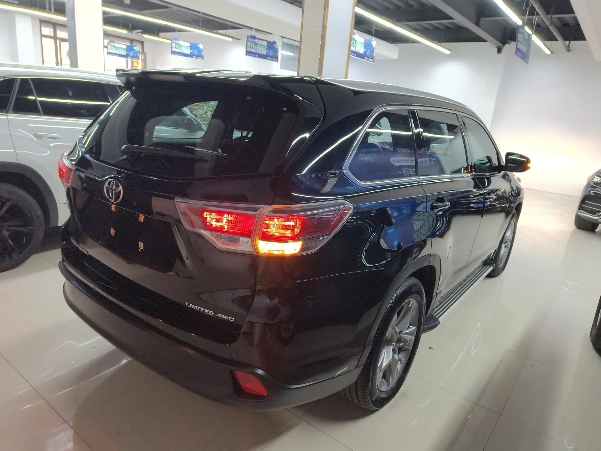 Toyota Highlander 2015 2.0T Four-Wheel Drive Ultimate Edition 7-Seater — миниатюра 4