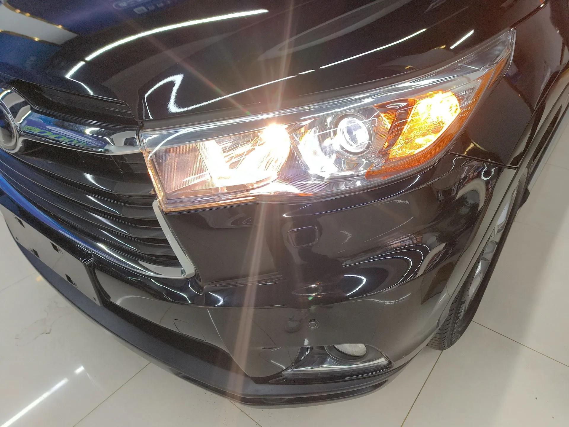Toyota Highlander 2015 2.0T Four-Wheel Drive Ultimate Edition 7-Seater — миниатюра 5