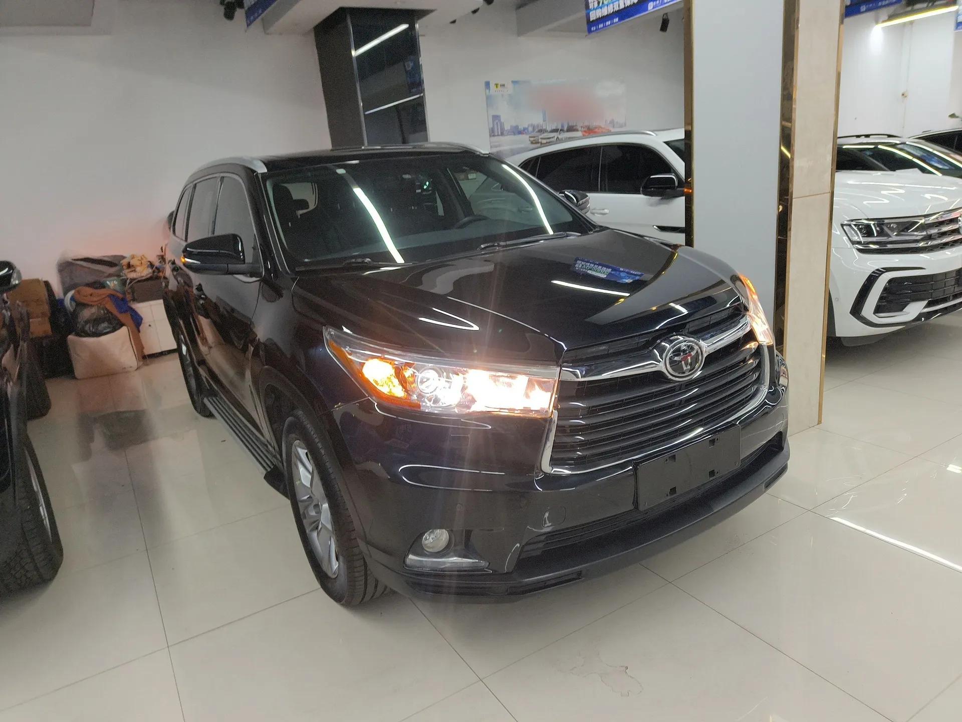 Toyota Highlander 2015 2.0T Four-Wheel Drive Ultimate Edition 7-Seater — миниатюра 6