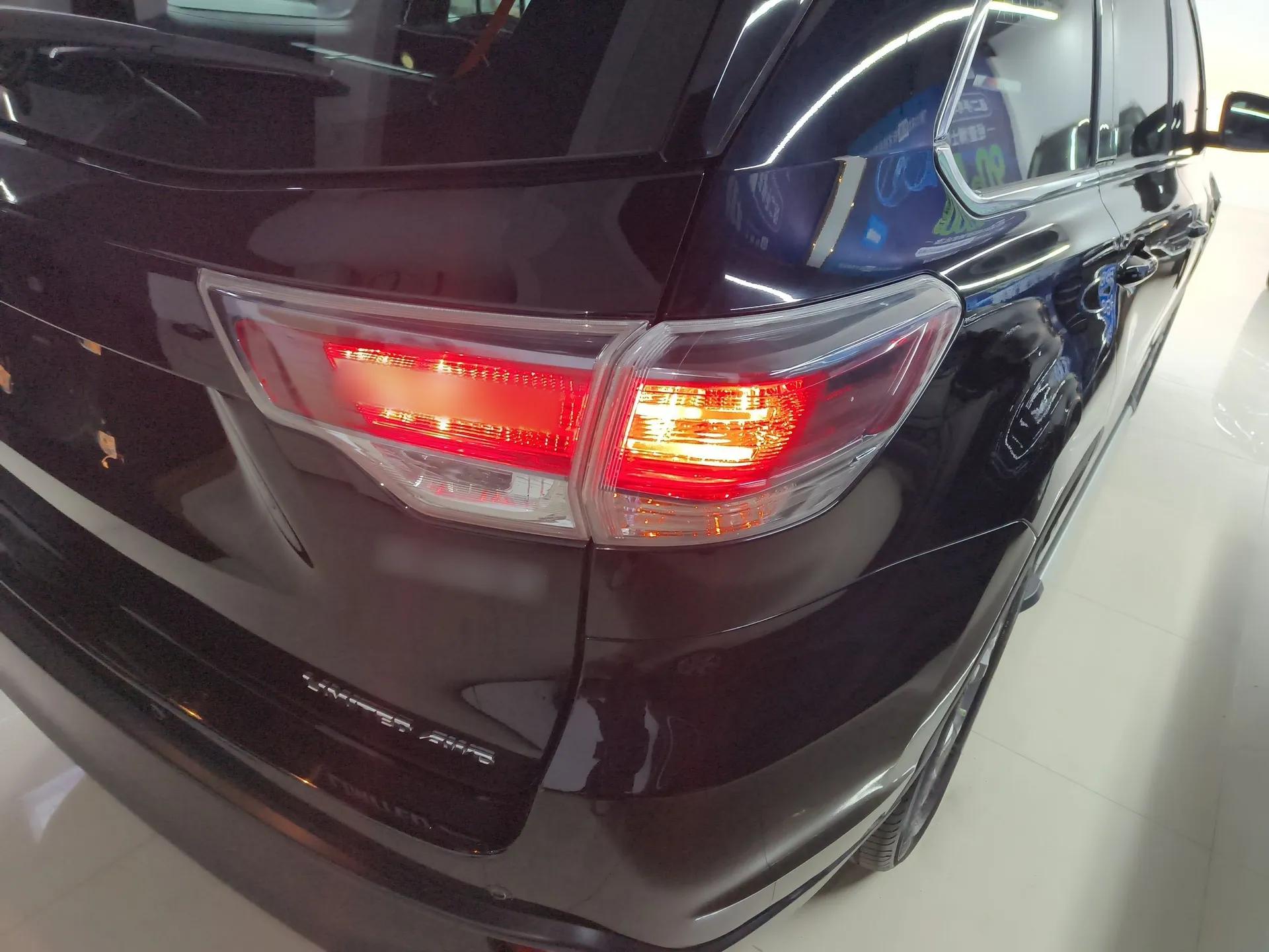 Toyota Highlander 2015 2.0T Four-Wheel Drive Ultimate Edition 7-Seater — миниатюра 8