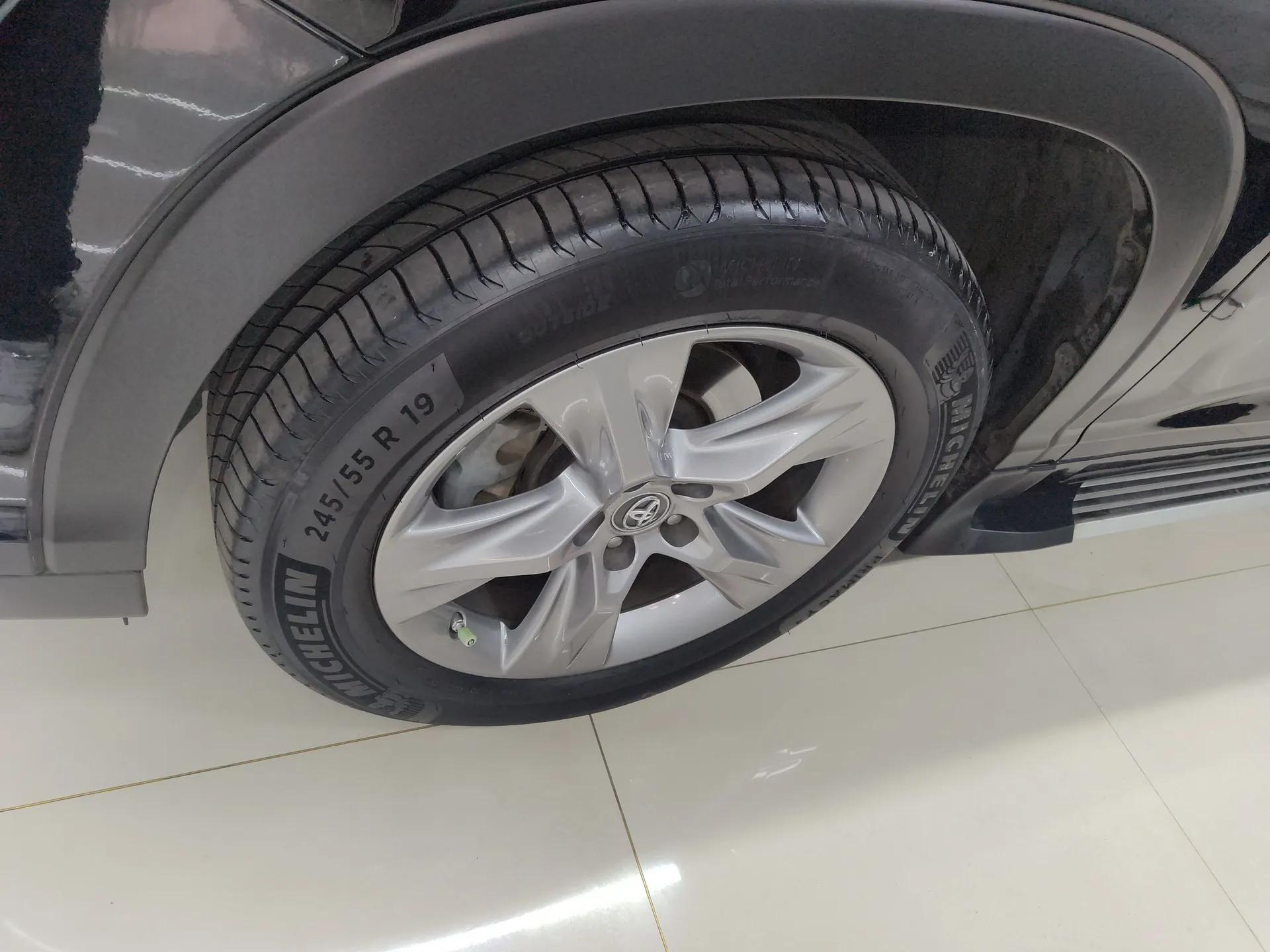 Toyota Highlander 2015 2.0T Four-Wheel Drive Ultimate Edition 7-Seater — миниатюра 9