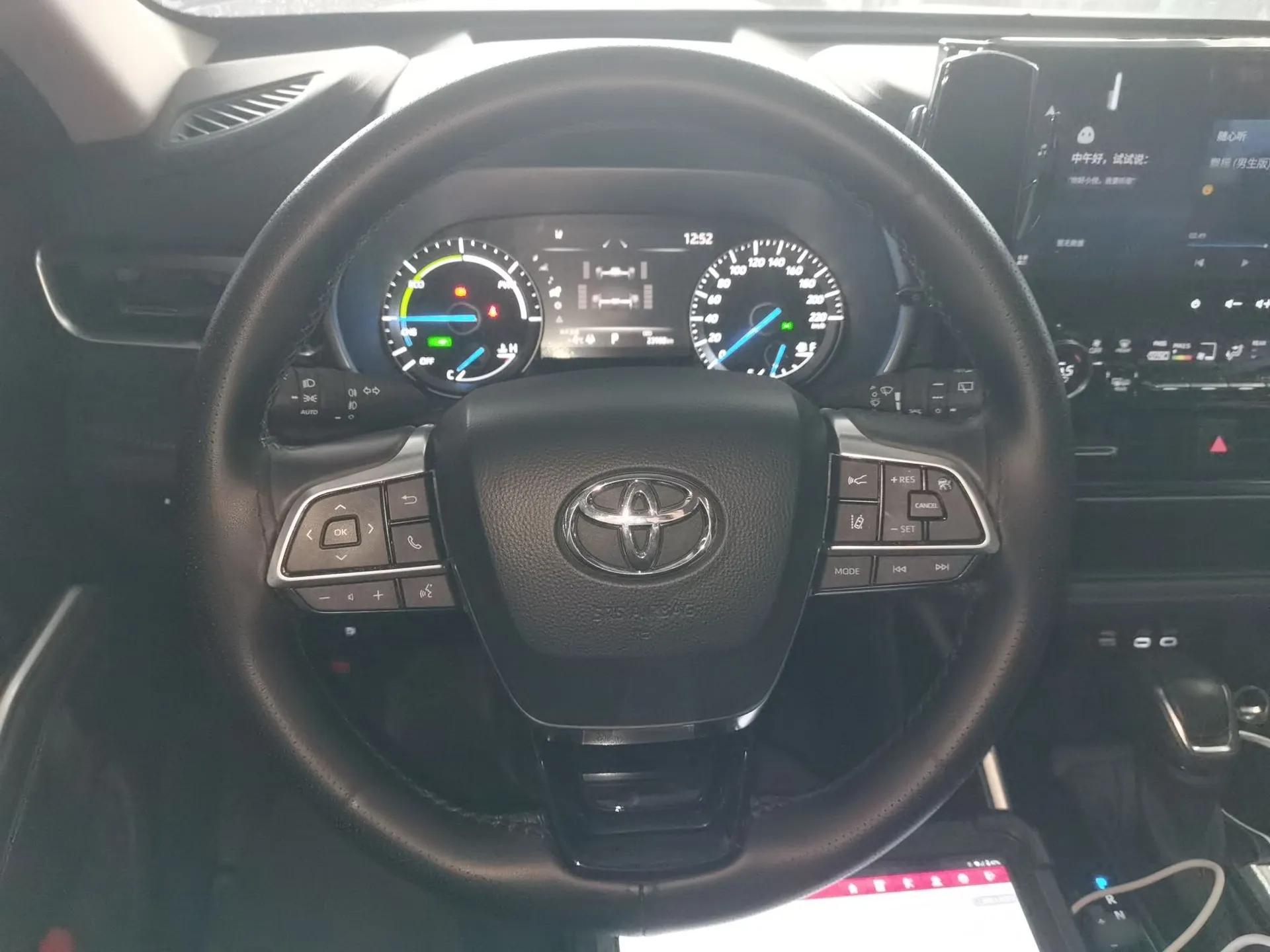 Toyota Highlander 2023 2.5L Smart Electric Hybrid Dual-Engine Four-Wheel Drive Prestige Version – 7 Seats — миниатюра 14