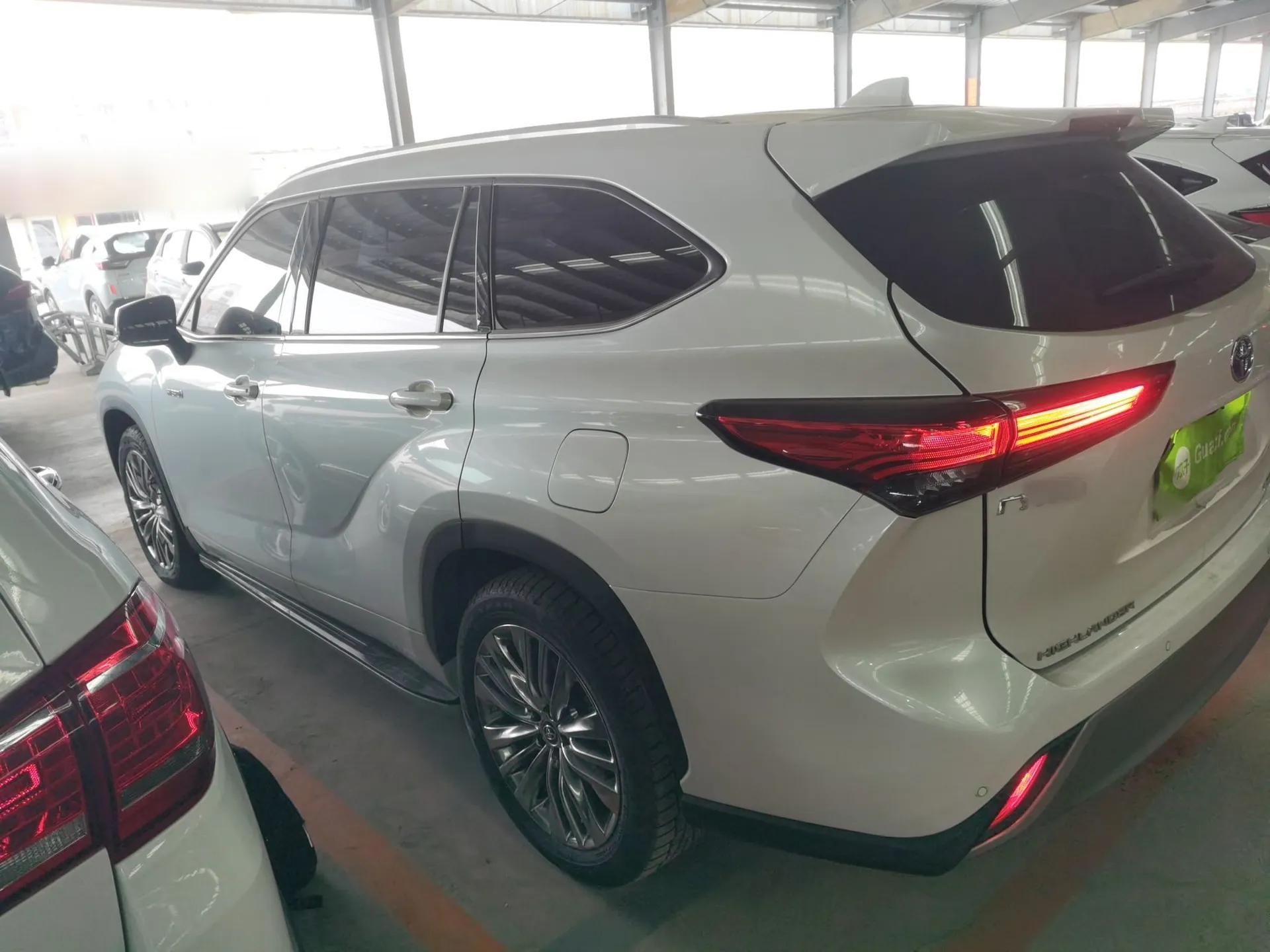 Toyota Highlander 2023 2.5L Smart Electric Hybrid Dual-Engine Four-Wheel Drive Prestige Version – 7 Seats — миниатюра 4