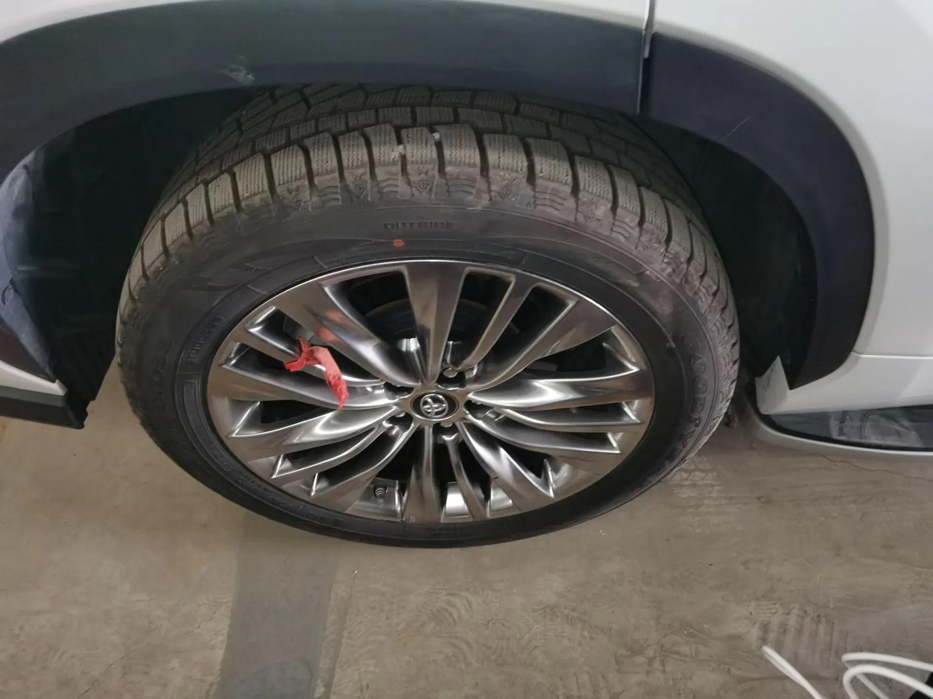 Toyota Highlander 2023 2.5L Smart Electric Hybrid Dual-Engine Four-Wheel Drive Prestige Version – 7 Seats — миниатюра 10
