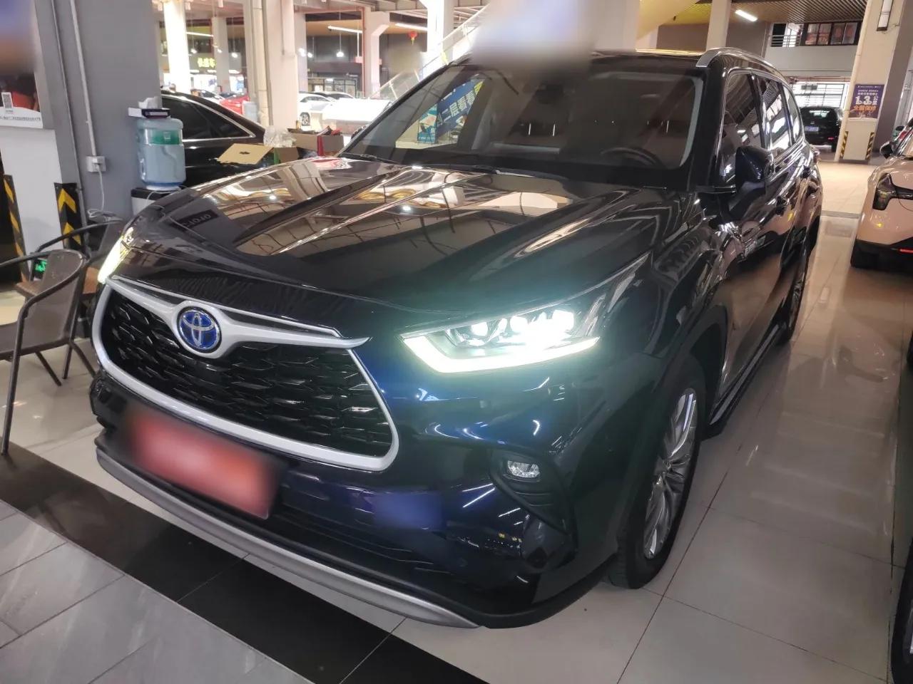 Toyota Highlander 2022 Dual-Engine 2.5L Four-Wheel Drive Prestige Version 7 Seats — миниатюра 1