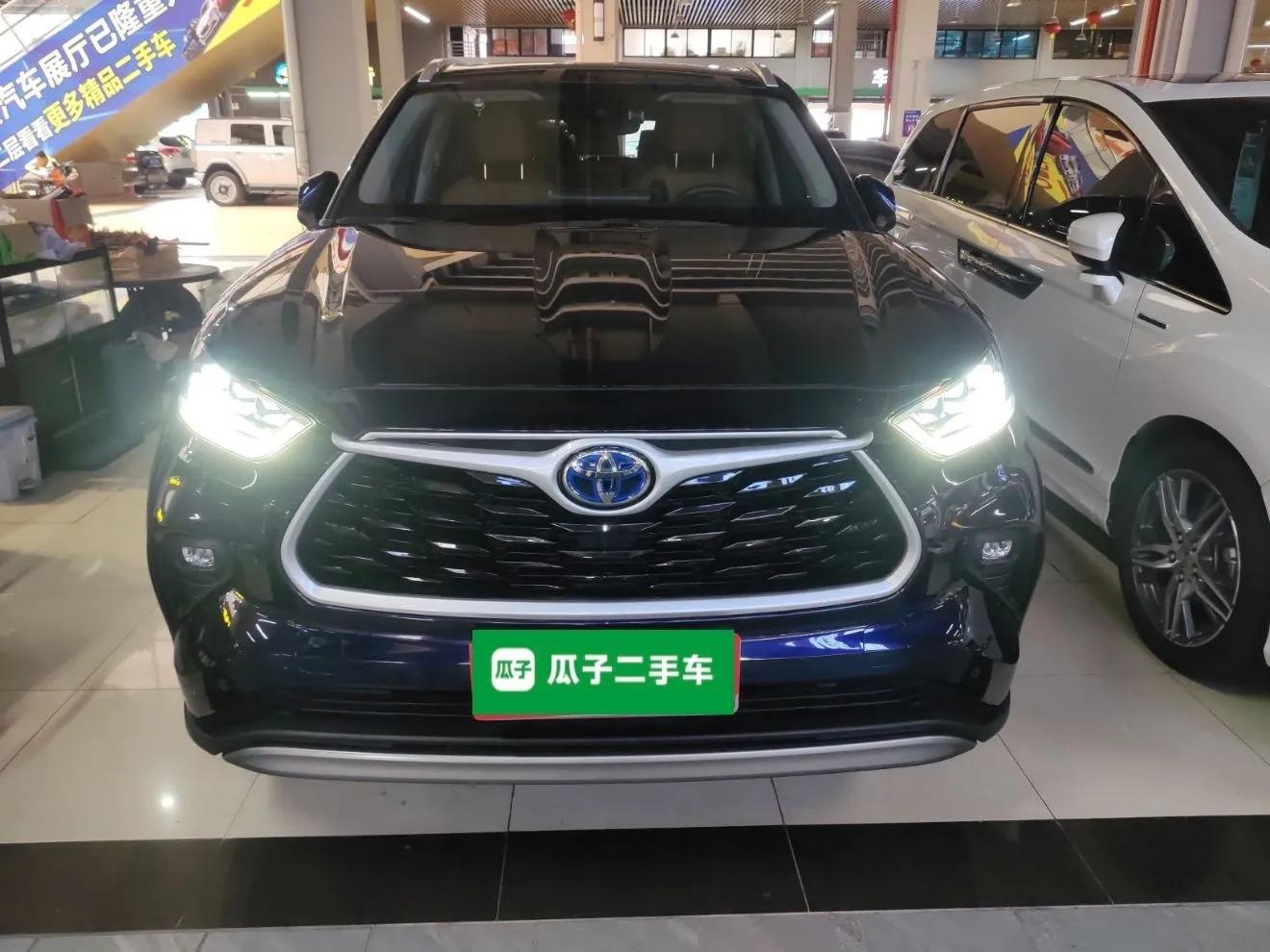 Toyota Highlander 2022 Dual-Engine 2.5L Four-Wheel Drive Prestige Version 7 Seats — миниатюра 2