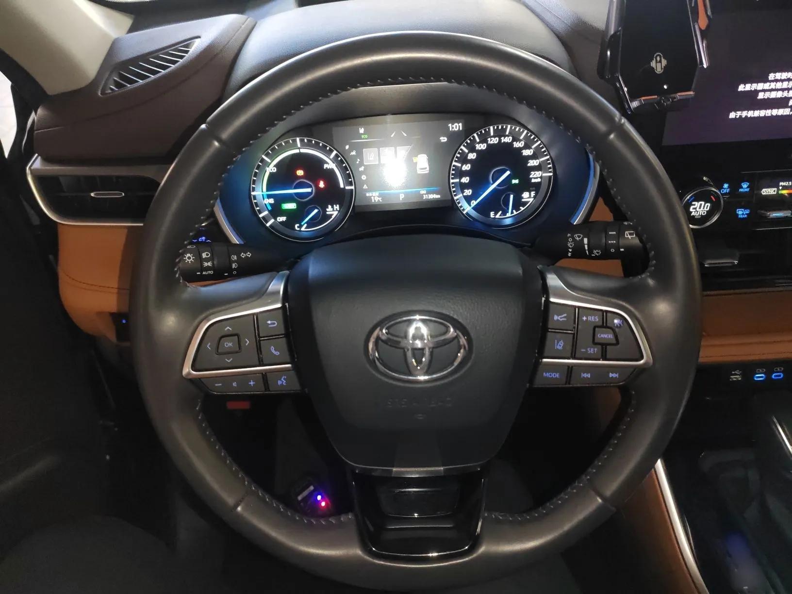 Toyota Highlander 2022 Dual-Engine 2.5L Four-Wheel Drive Prestige Version 7 Seats — миниатюра 13