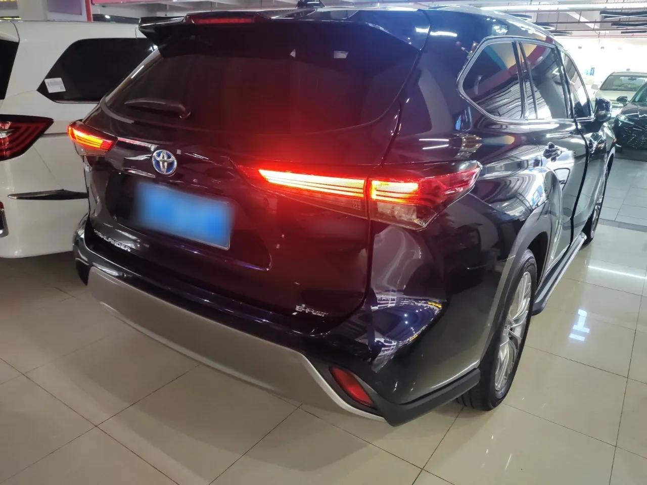 Toyota Highlander 2022 Dual-Engine 2.5L Four-Wheel Drive Prestige Version 7 Seats — миниатюра 4