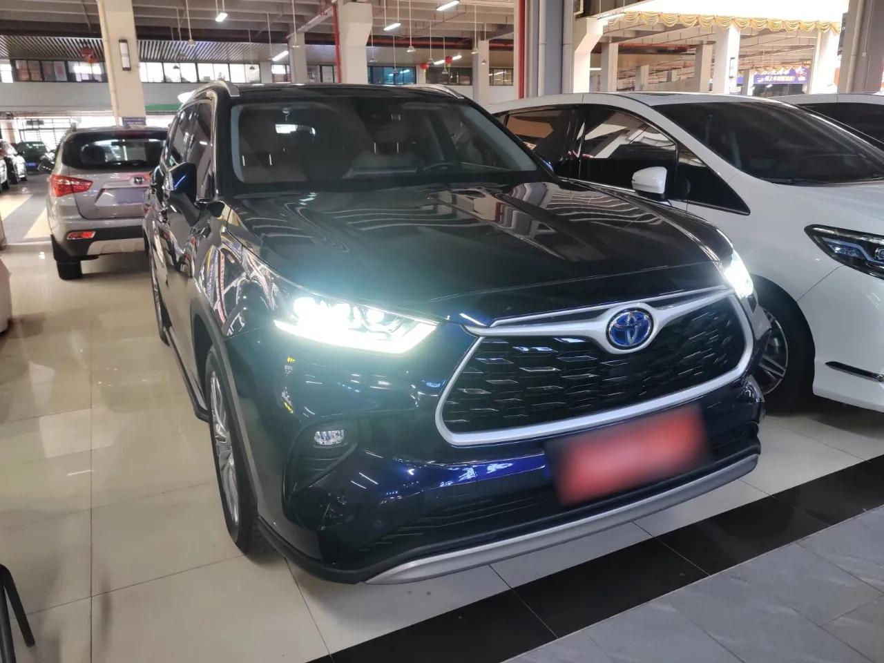 Toyota Highlander 2022 Dual-Engine 2.5L Four-Wheel Drive Prestige Version 7 Seats — миниатюра 6