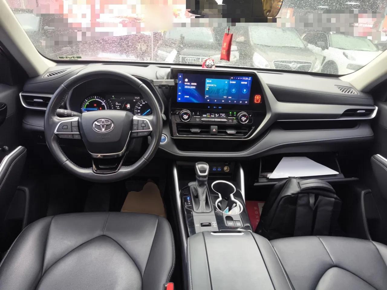 Toyota Highlander 2022 Dual-Engine 2.5L Four-Wheel Drive Prestige Version 7 Seats — миниатюра 13