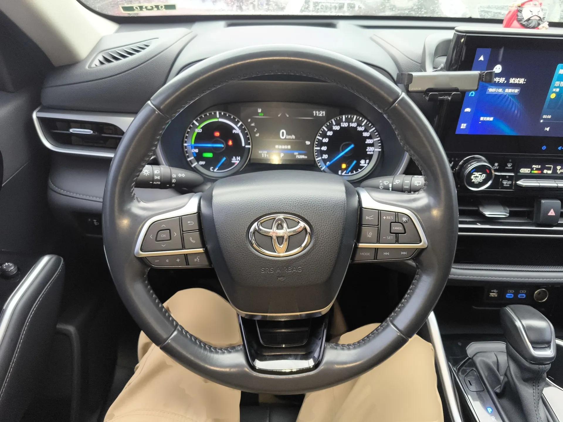 Toyota Highlander 2022 Dual-Engine 2.5L Four-Wheel Drive Prestige Version 7 Seats — миниатюра 14