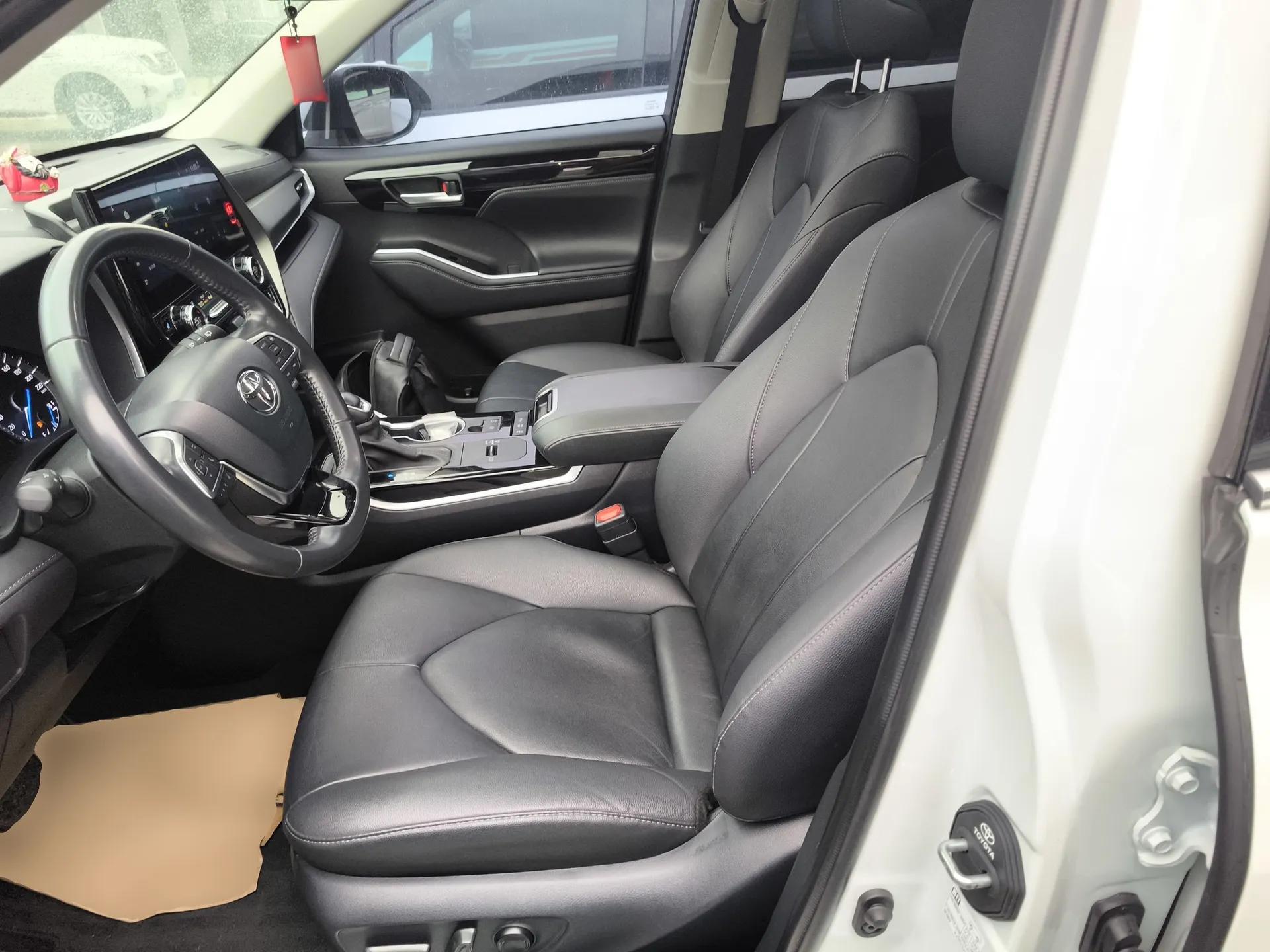 Toyota Highlander 2022 Dual-Engine 2.5L Four-Wheel Drive Prestige Version 7 Seats — миниатюра 18