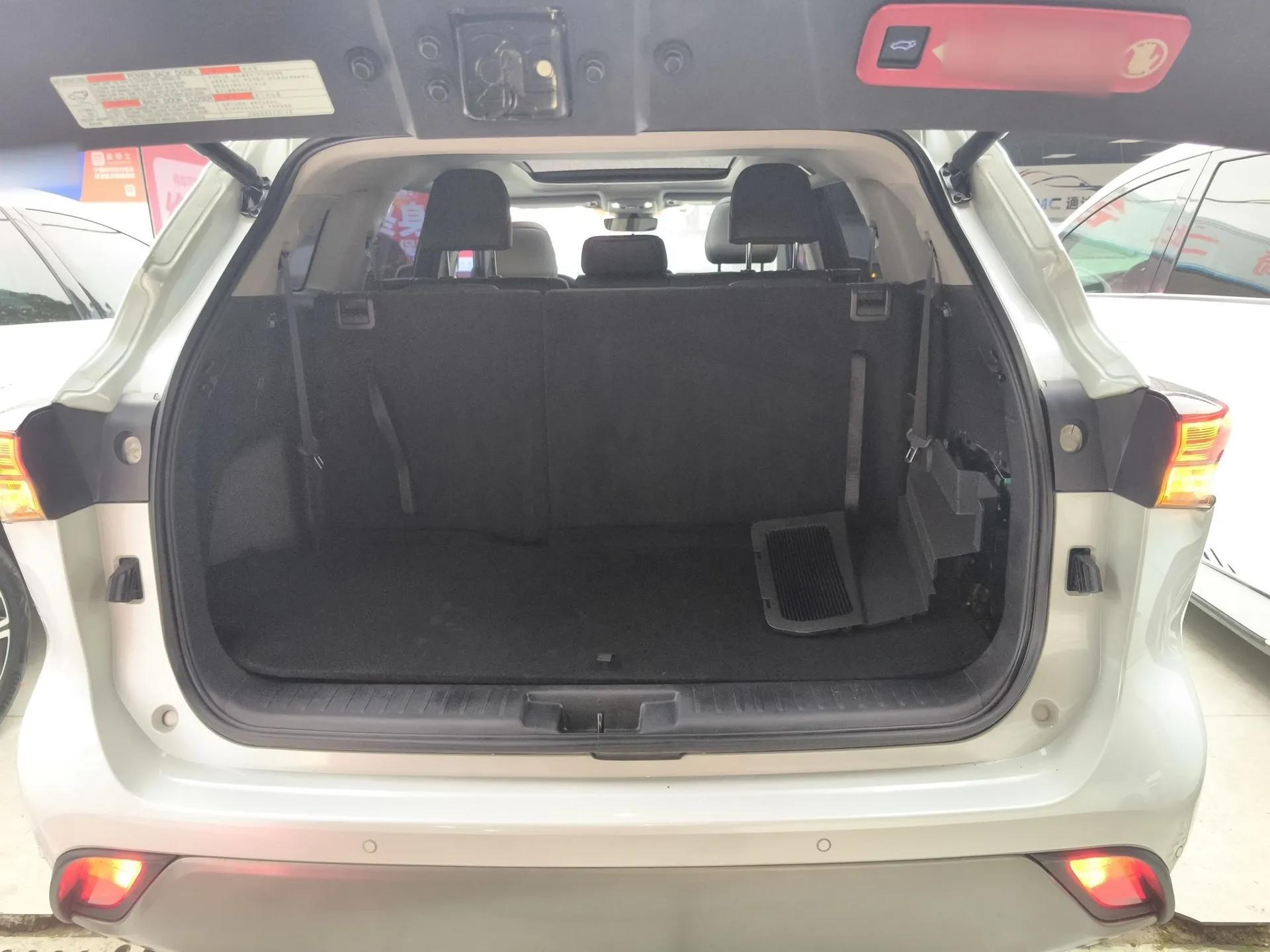 Toyota Highlander 2022 Dual-Engine 2.5L Four-Wheel Drive Prestige Version 7 Seats — миниатюра 22