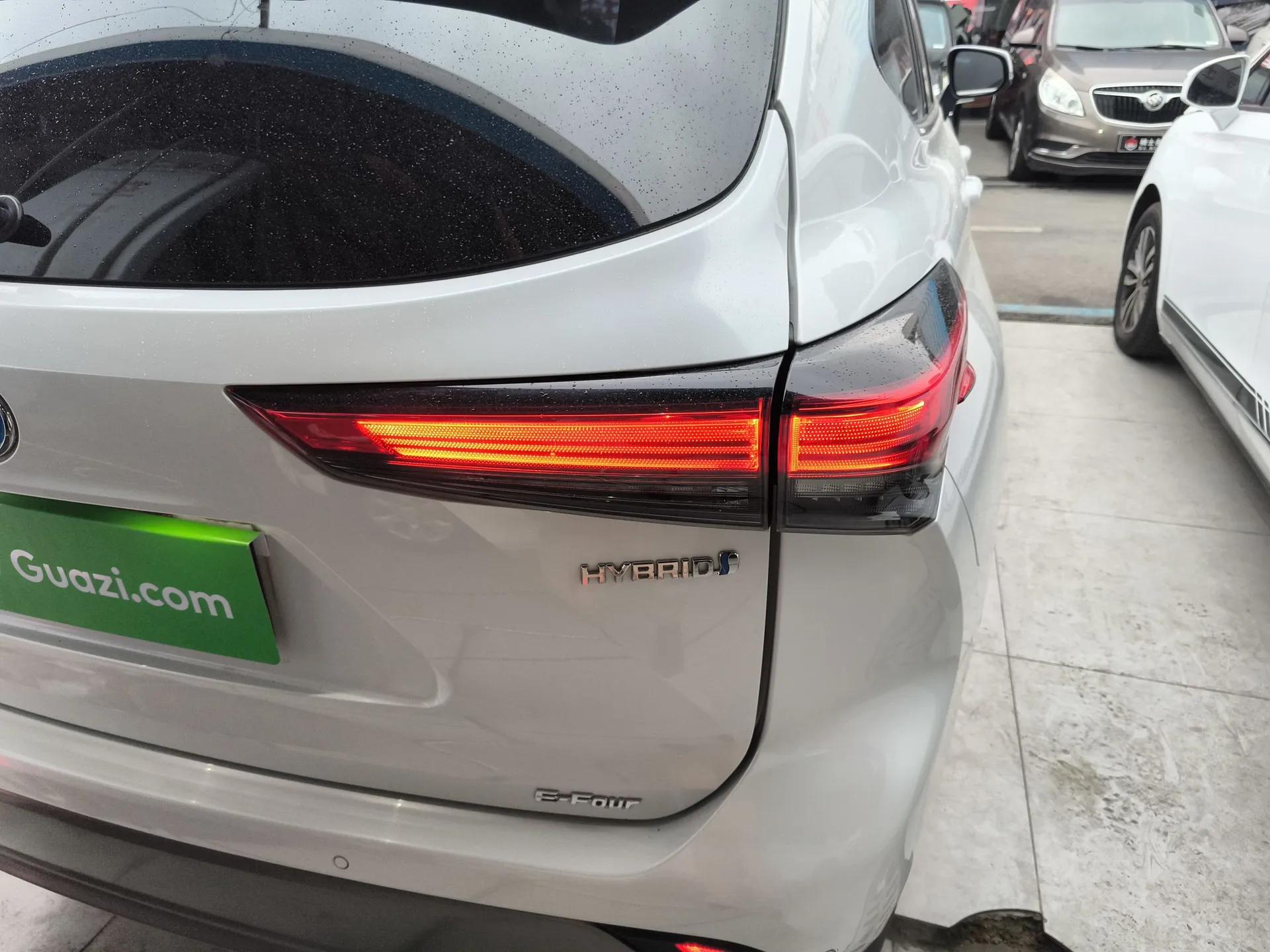 Toyota Highlander 2022 Dual-Engine 2.5L Four-Wheel Drive Prestige Version 7 Seats — миниатюра 7