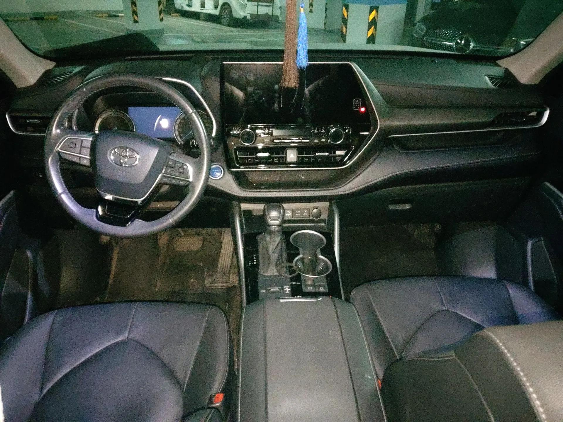Toyota Highlander 2022 Dual-Engine 2.5L Four-Wheel Drive Prestige Version 7 Seats — миниатюра 18