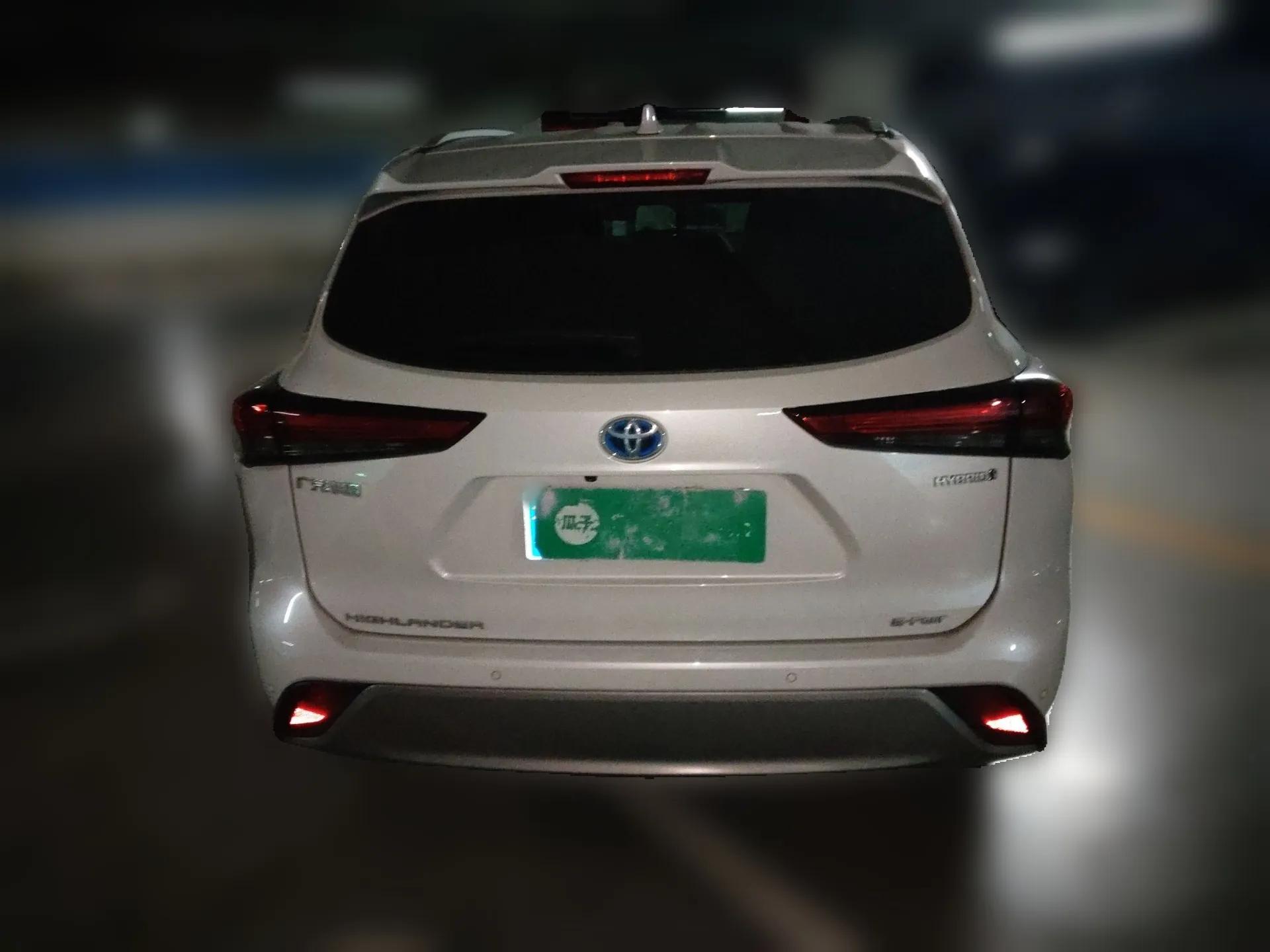 Toyota Highlander 2022 Dual-Engine 2.5L Four-Wheel Drive Prestige Version 7 Seats — миниатюра 5