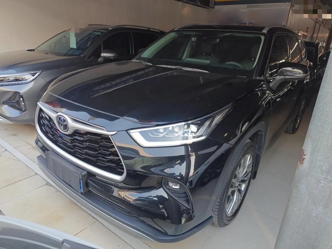 Toyota Highlander 2024 2.5L Smart Electric Hybrid Dual-Motor Two-Wheel Drive Luxury Version 7 Seats — миниатюра 1