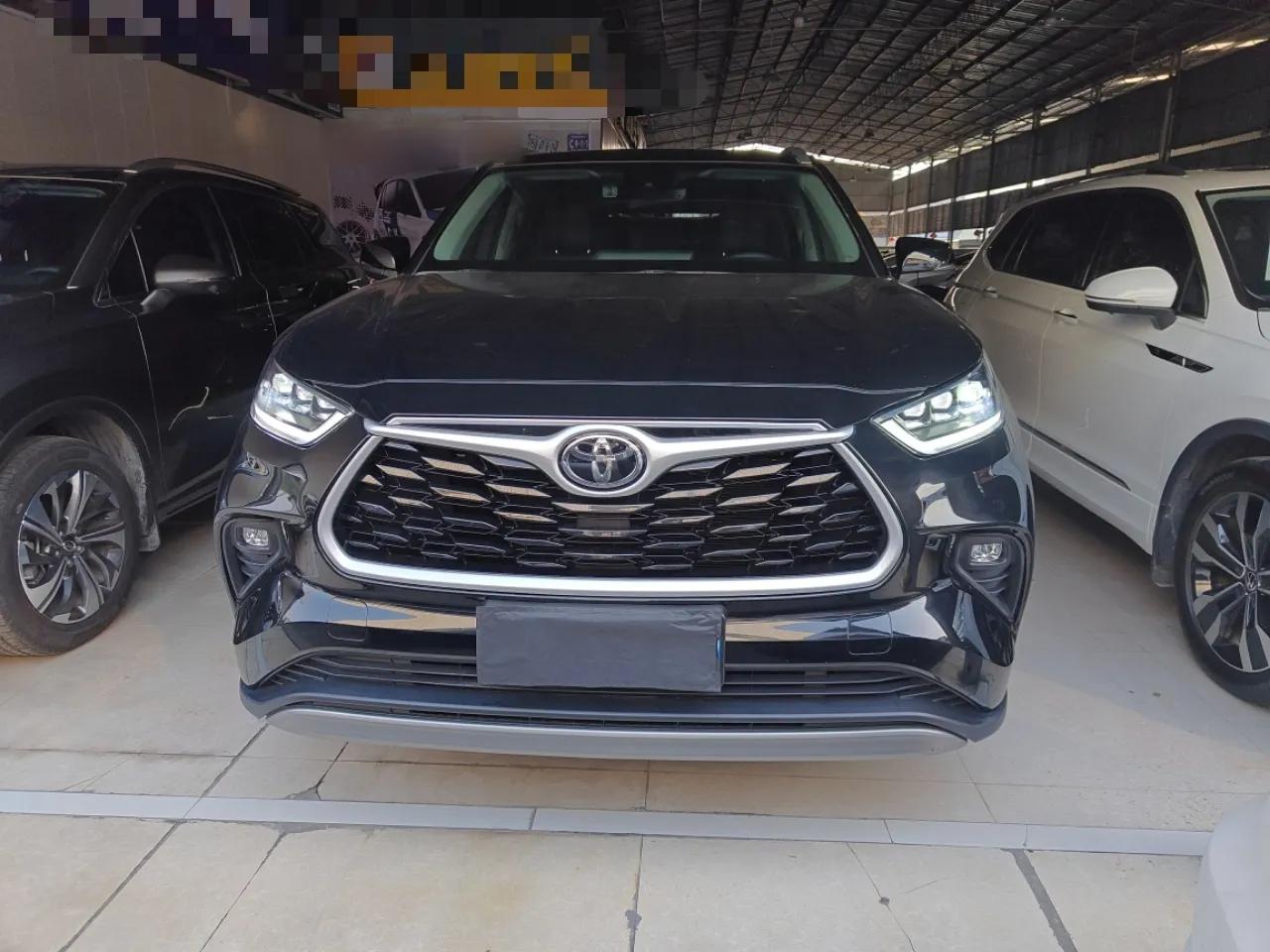 Toyota Highlander 2024 2.5L Smart Electric Hybrid Dual-Motor Two-Wheel Drive Luxury Version 7 Seats — миниатюра 3