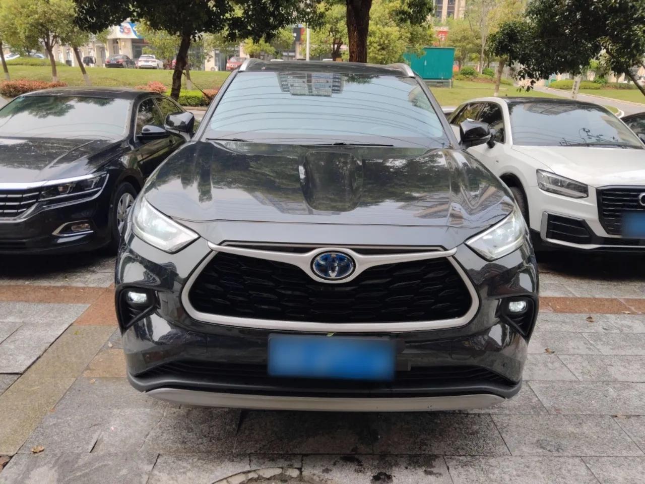Toyota Highlander 2022 Dual-Engine 2.5L Four-Wheel Drive Luxury Edition 7 Seats — миниатюра 2