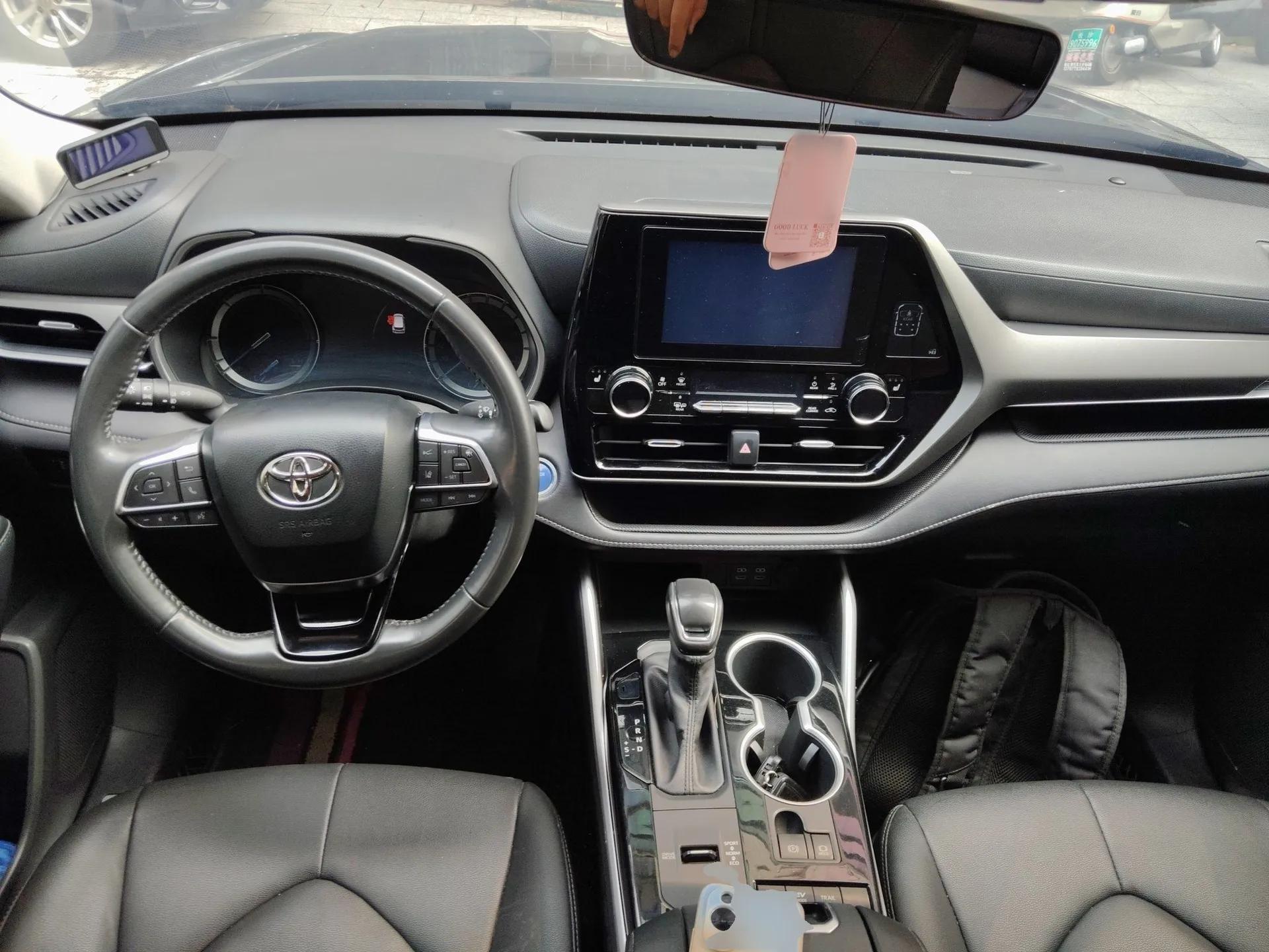 Toyota Highlander 2022 Dual-Engine 2.5L Four-Wheel Drive Luxury Edition 7 Seats — миниатюра 13