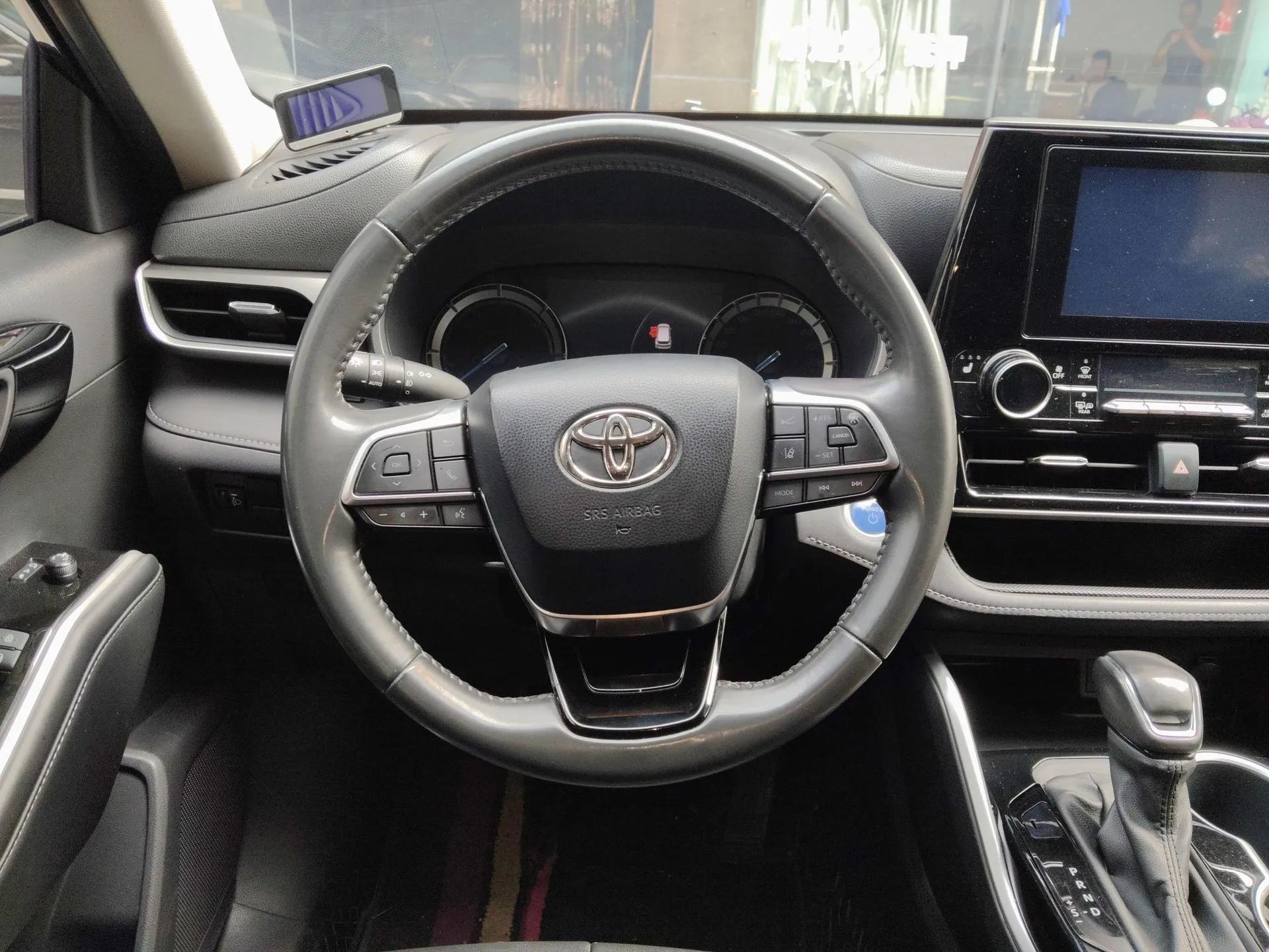 Toyota Highlander 2022 Dual-Engine 2.5L Four-Wheel Drive Luxury Edition 7 Seats — миниатюра 14
