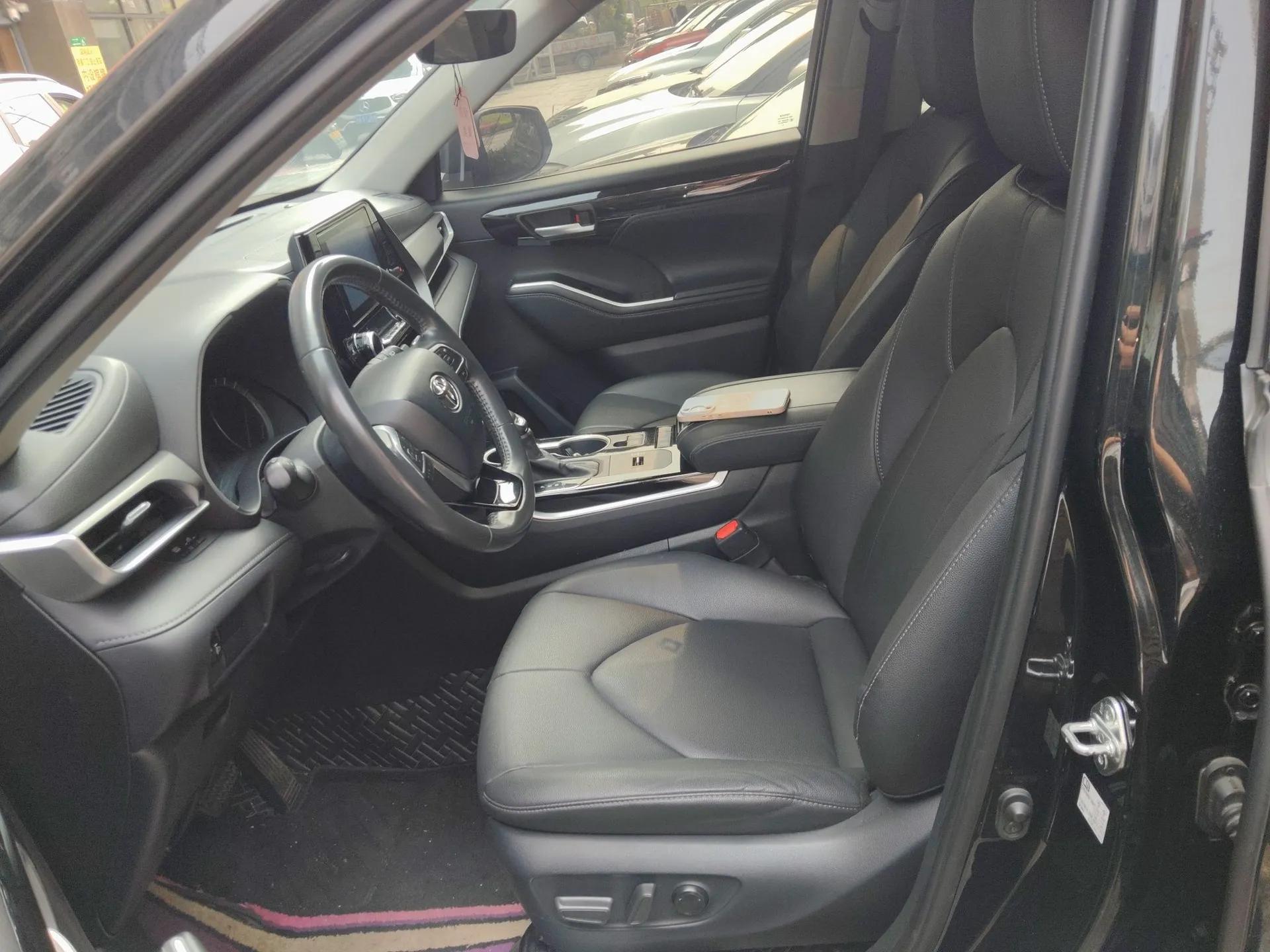 Toyota Highlander 2022 Dual-Engine 2.5L Four-Wheel Drive Luxury Edition 7 Seats — миниатюра 18