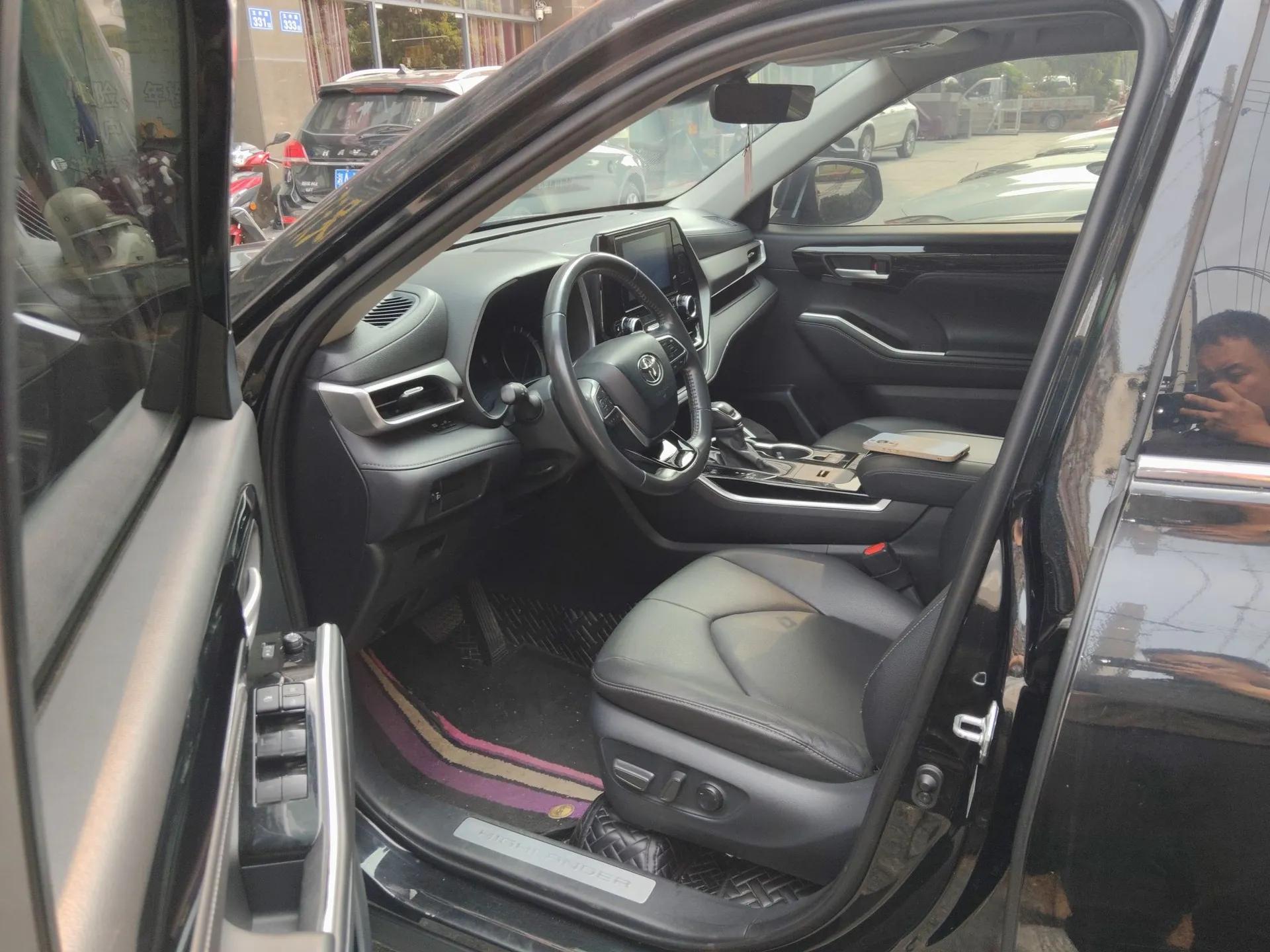Toyota Highlander 2022 Dual-Engine 2.5L Four-Wheel Drive Luxury Edition 7 Seats — миниатюра 19