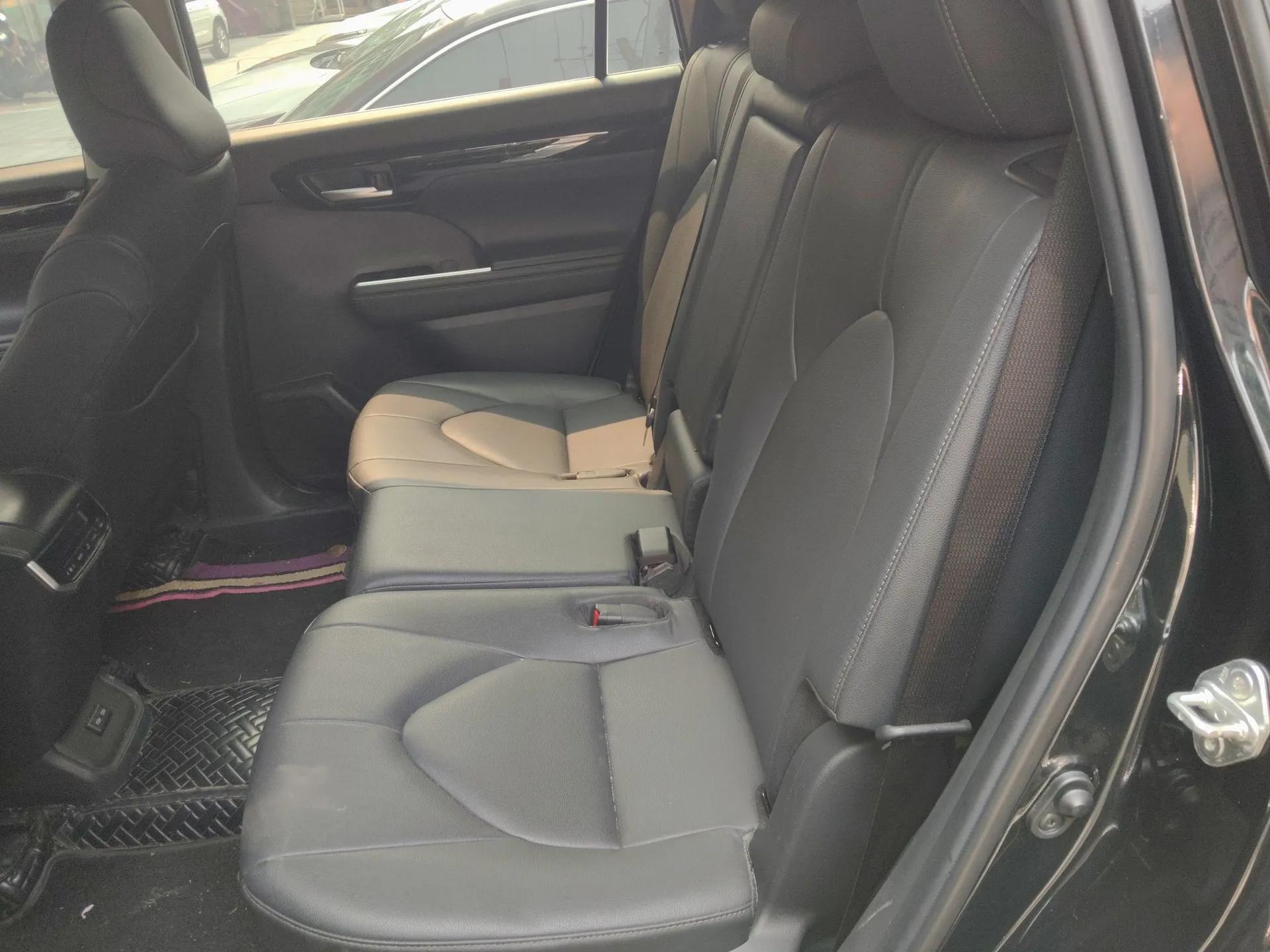 Toyota Highlander 2022 Dual-Engine 2.5L Four-Wheel Drive Luxury Edition 7 Seats — миниатюра 20
