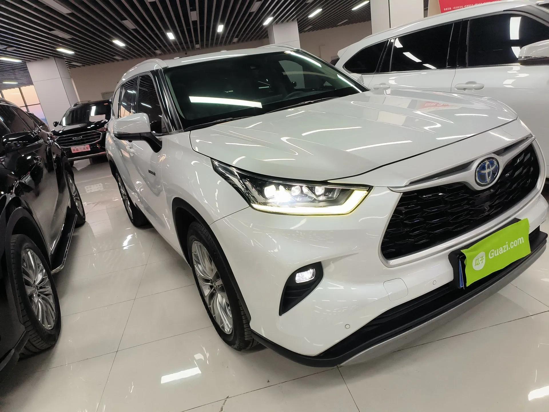 Toyota Highlander 2022 Dual-Engine 2.5L Four-Wheel Drive Prestige Version 7 Seats — миниатюра 3