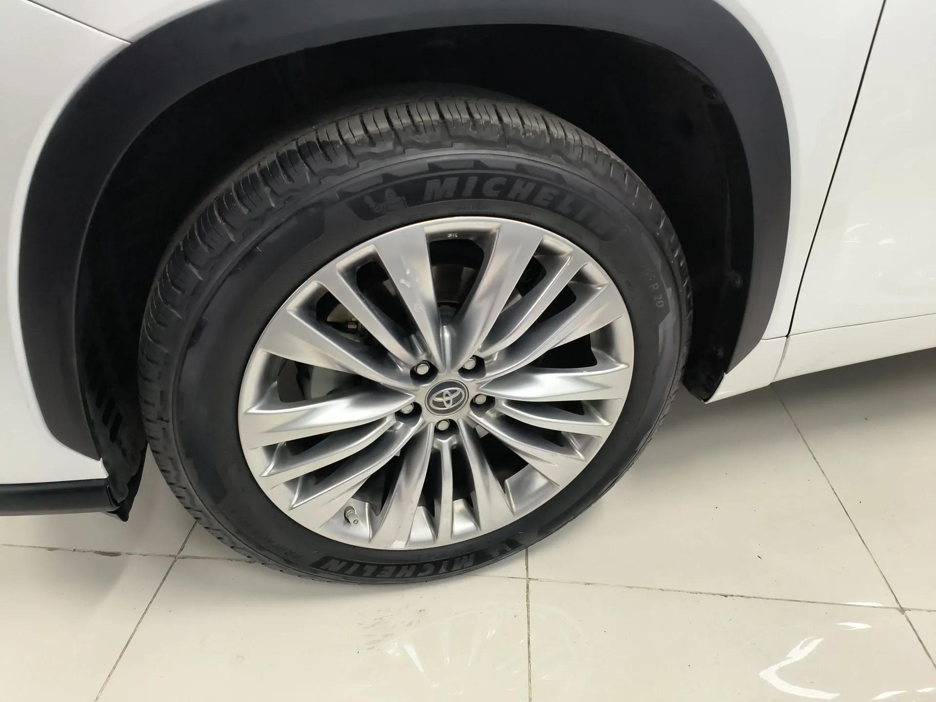 Toyota Highlander 2022 Dual-Engine 2.5L Four-Wheel Drive Prestige Version 7 Seats — миниатюра 8