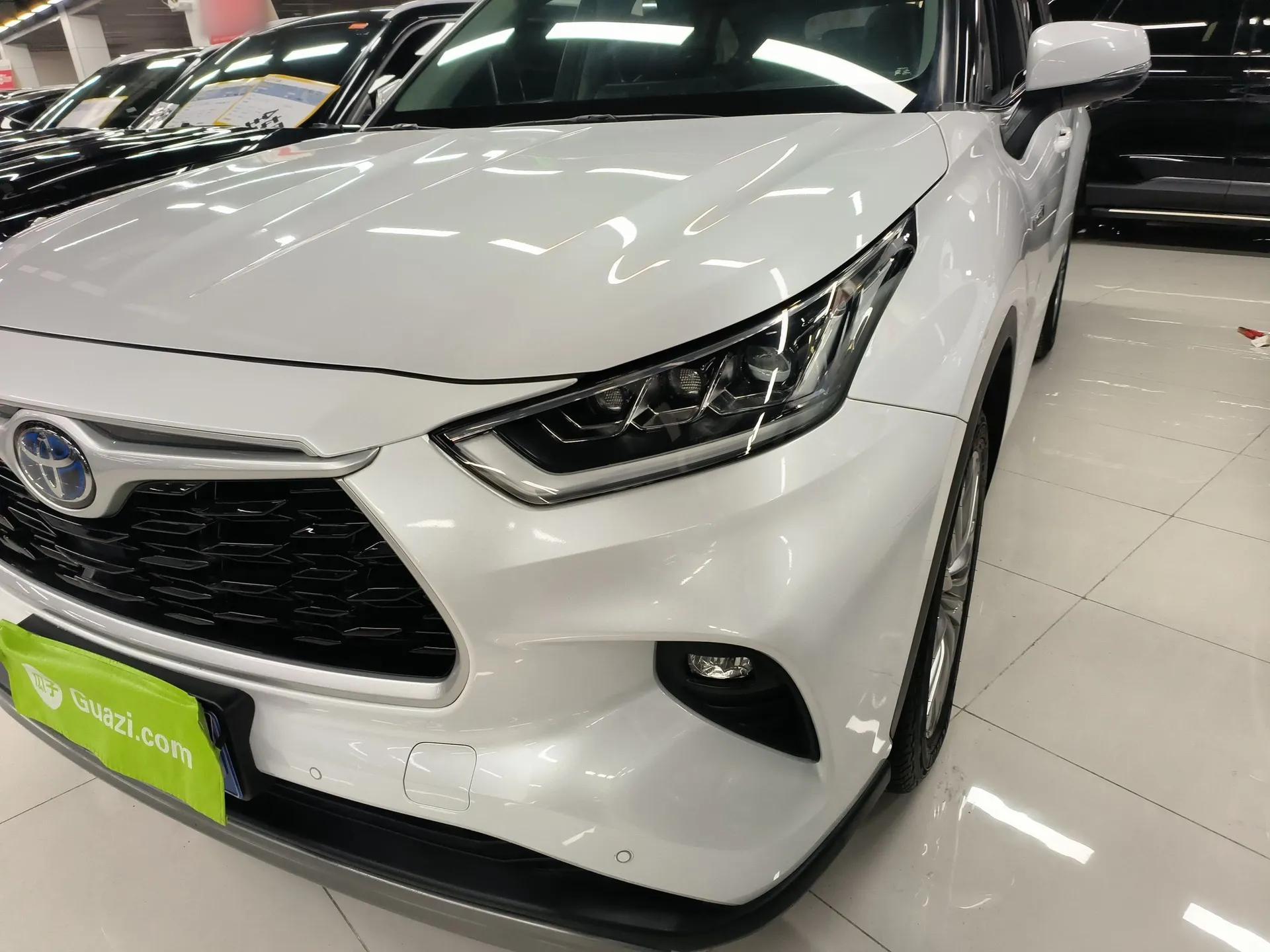Toyota Highlander 2022 Dual-Engine 2.5L Four-Wheel Drive Prestige Version 7 Seats — миниатюра 9