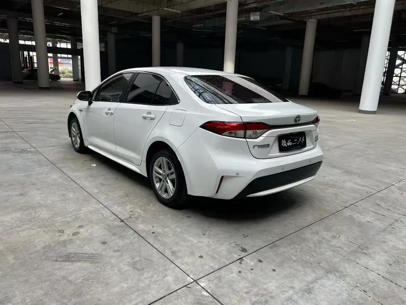 Toyota Levin 2022 Dual-Engine 1.8H E-CVT Luxury Edition — миниатюра 3